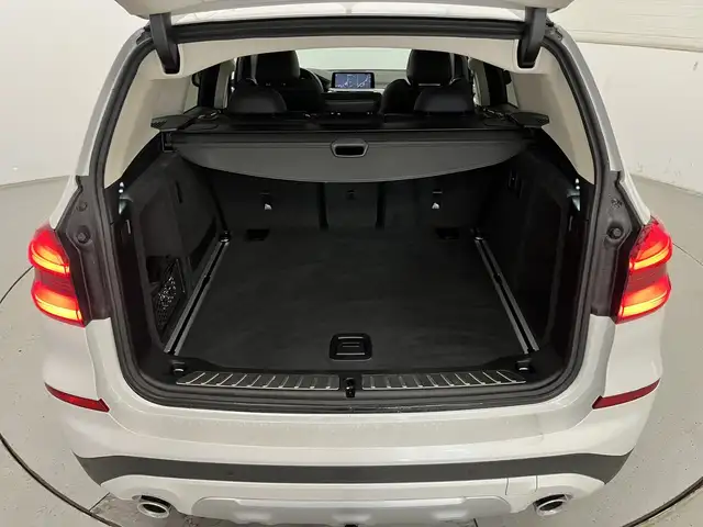BMW X3 view 16