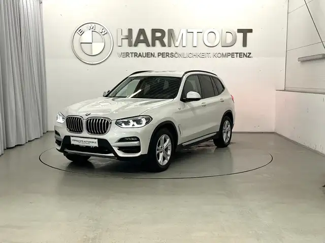 BMW X3 view 2