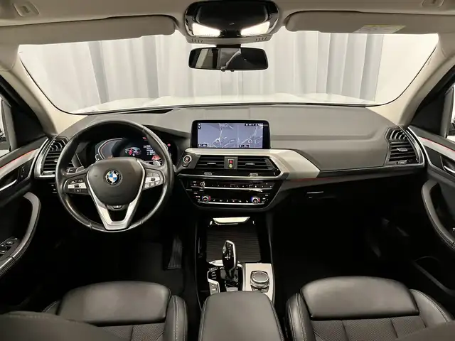 BMW X3 view 10