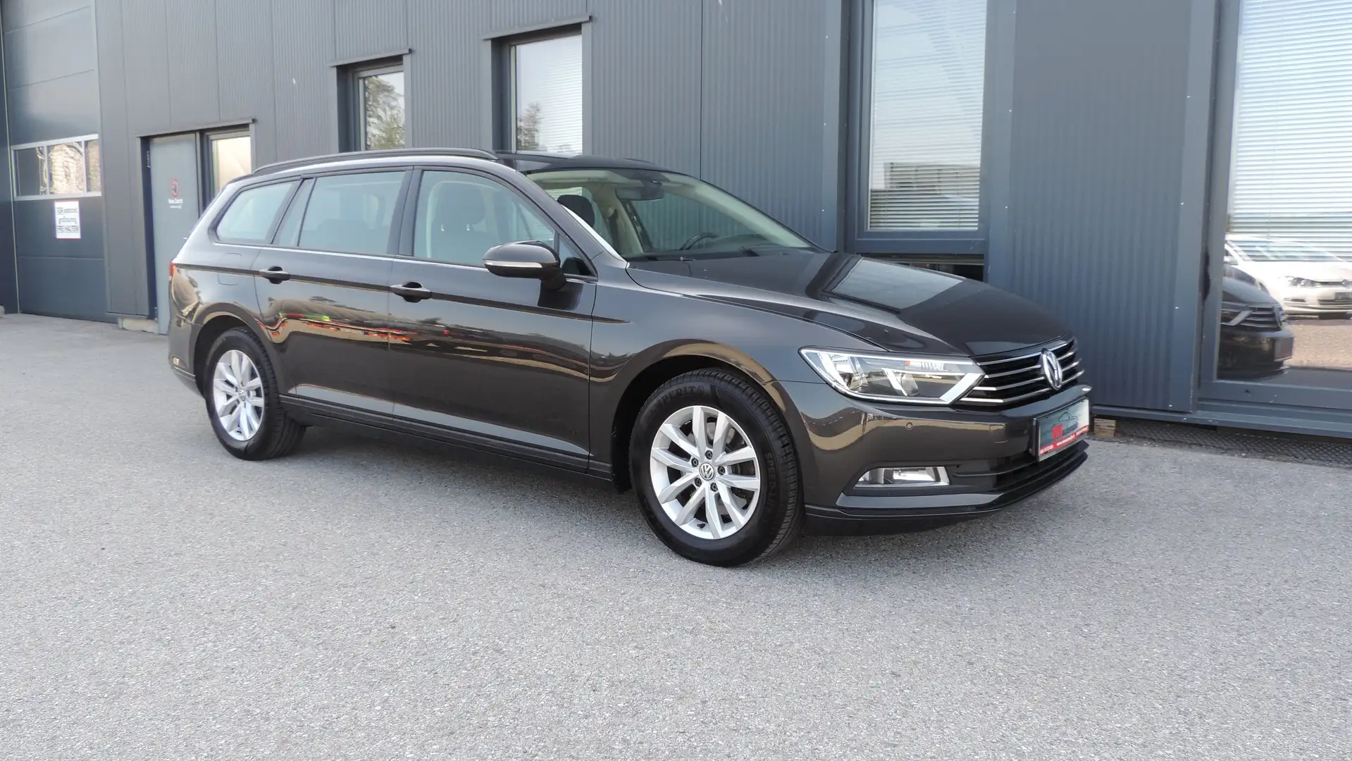 Volkswagen Passat Variant 2,0 TDI SCR / AHV / MFL / SH / Gris - 2