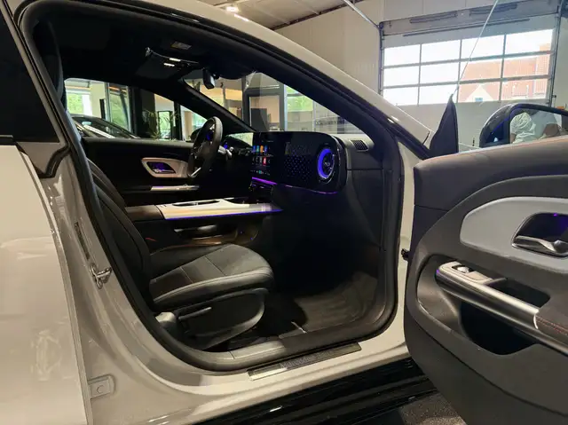 Mercedes-Benz CLA view 12
