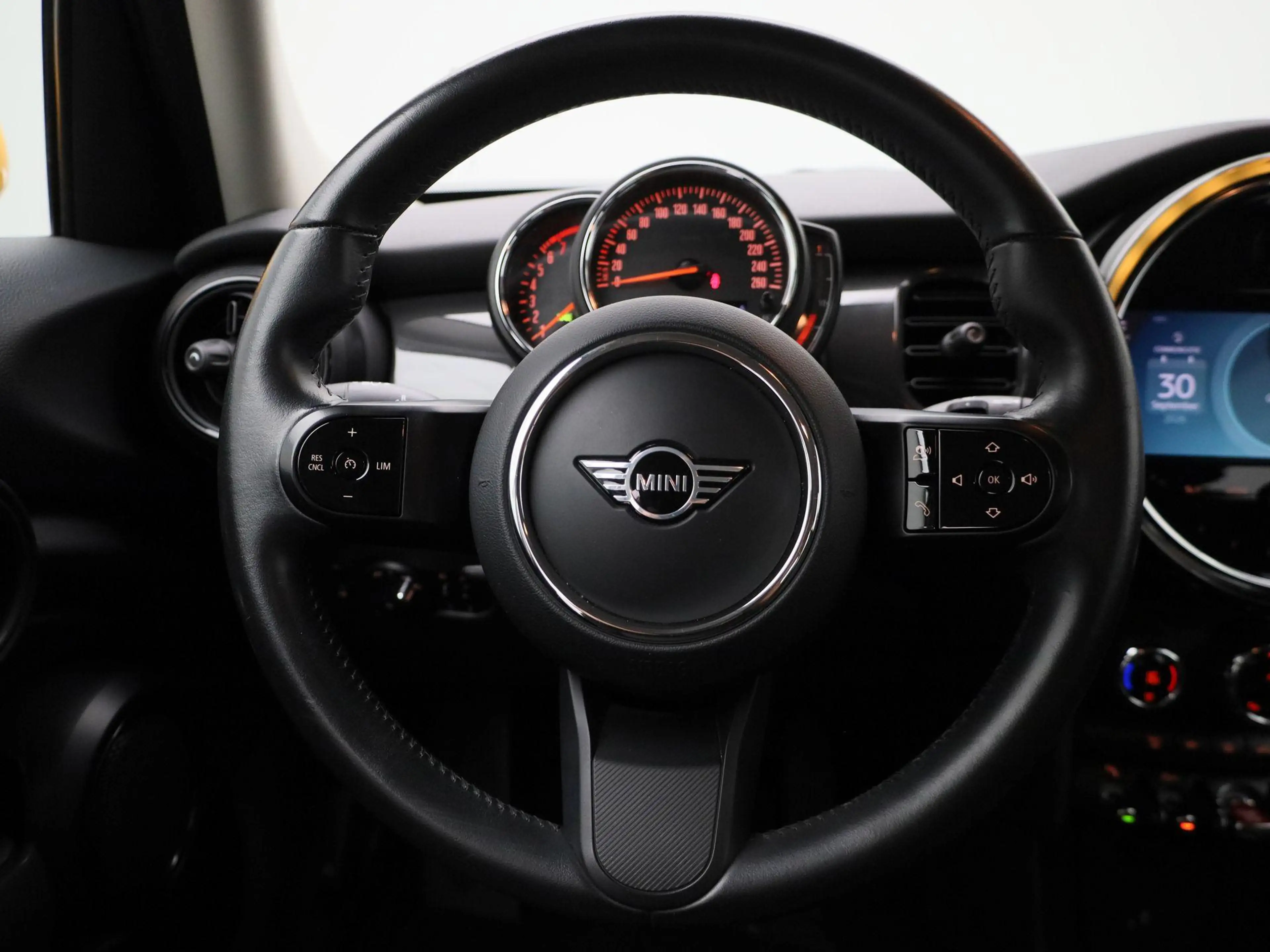 MINI One 5 door — photo 7