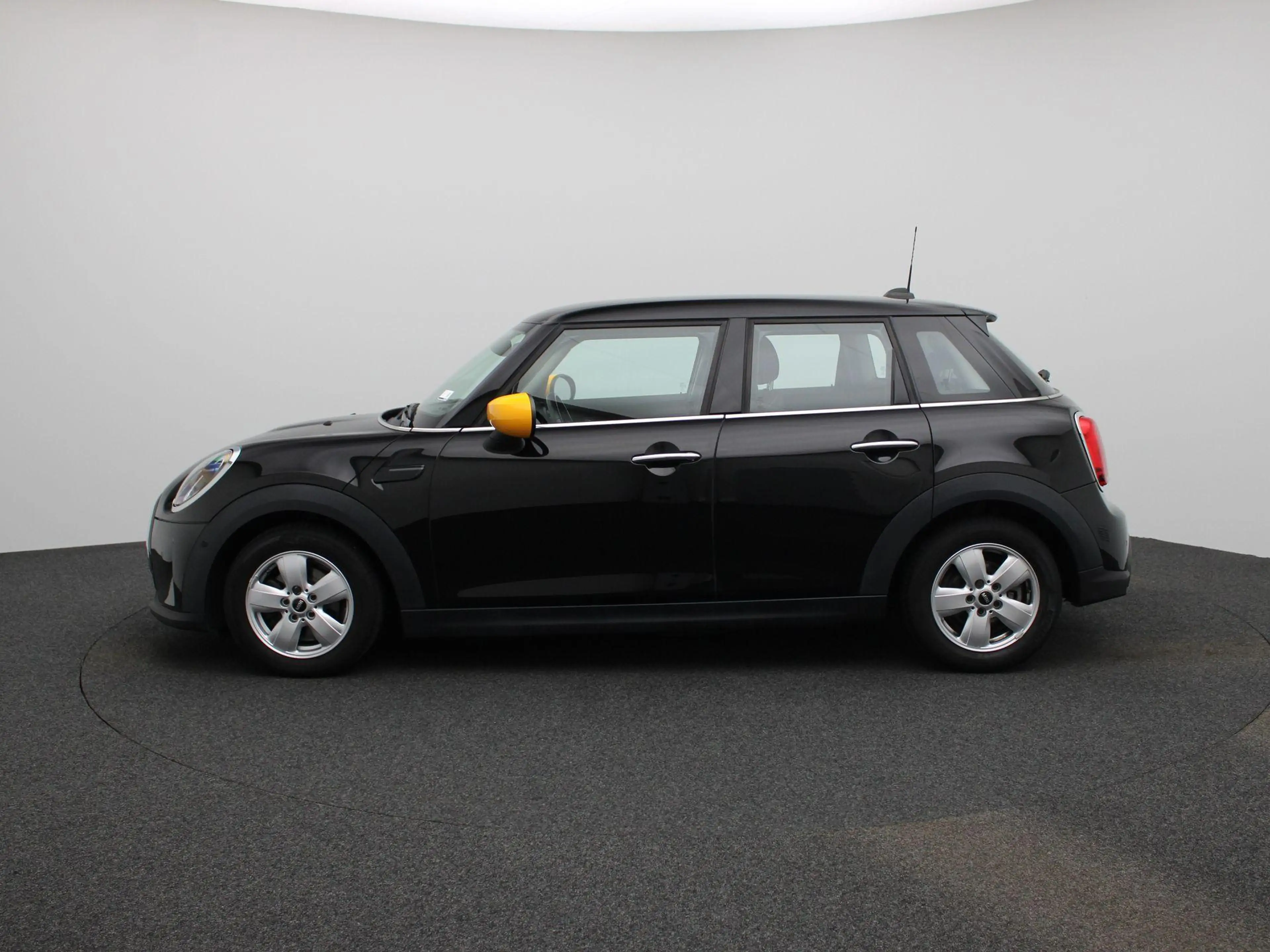 MINI One 5 door — photo 4