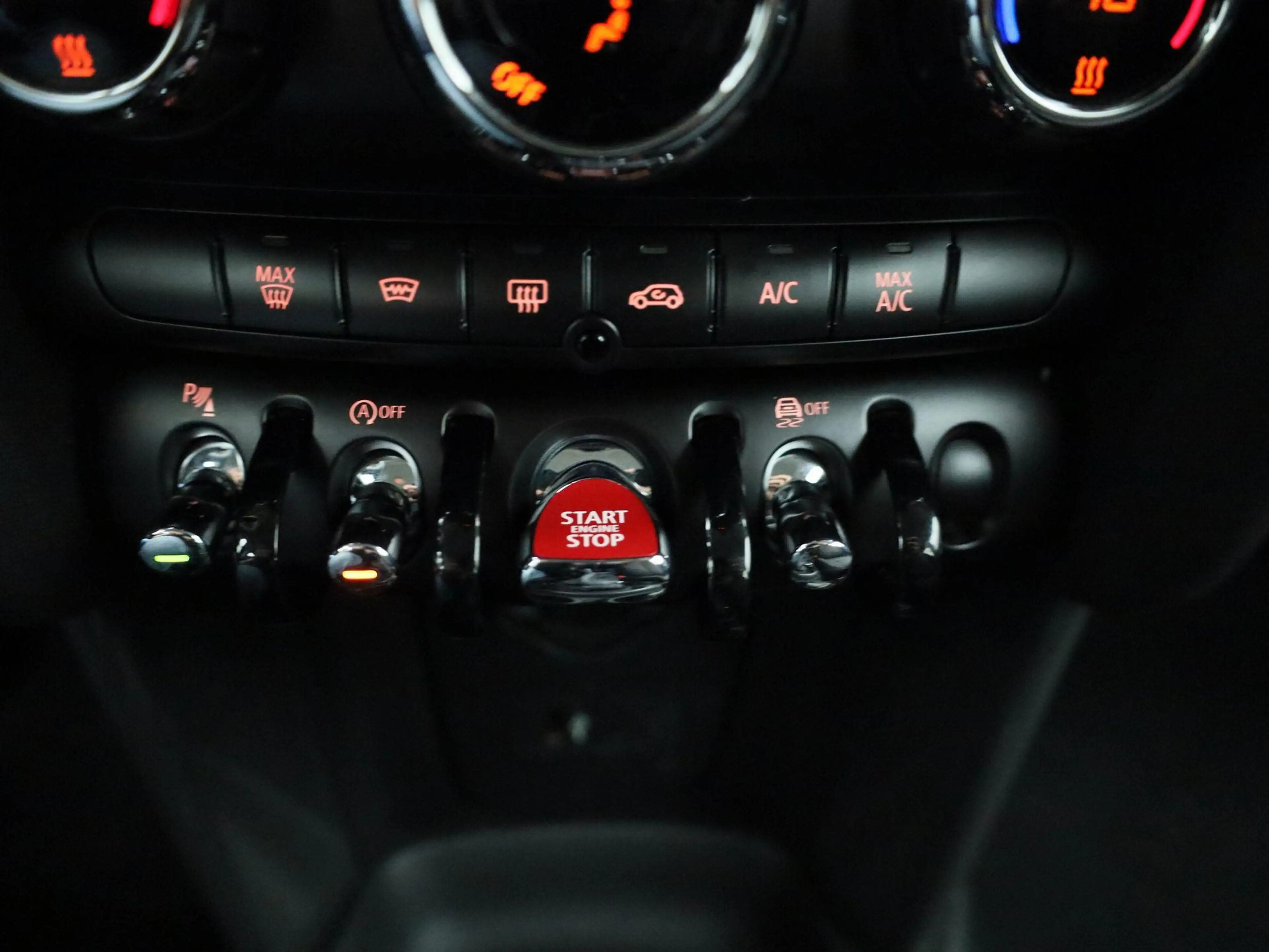 MINI One 5 door — photo 21