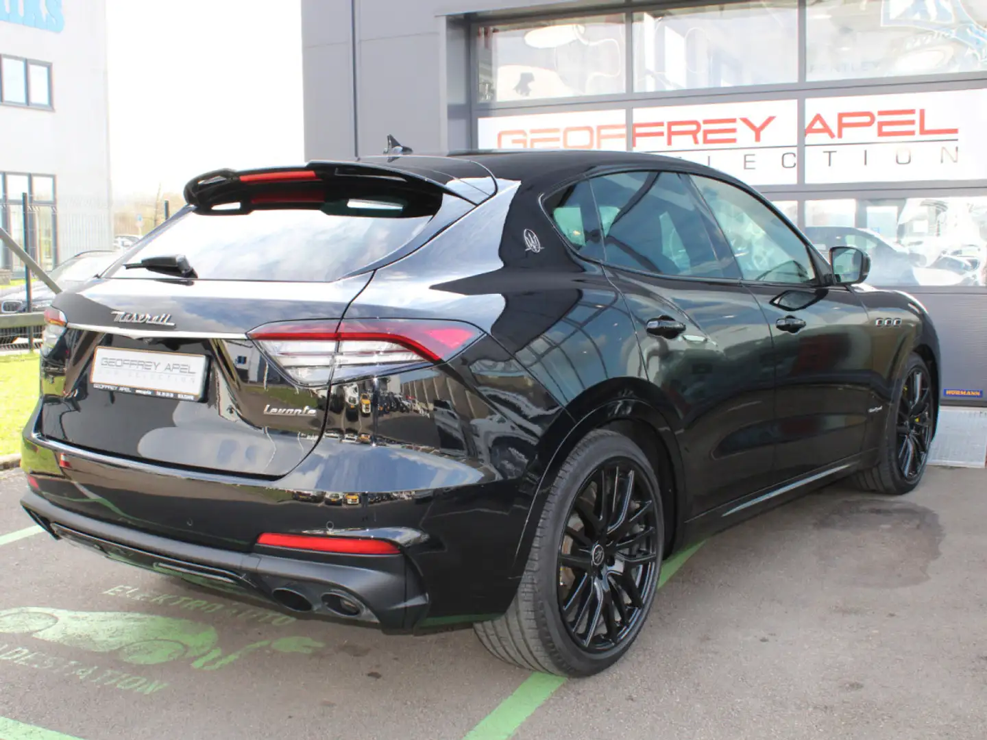 Maserati Levante 3.0 V6 Q4 GRANSPORT NEW MODEL CUIR NAVI Fekete - 2