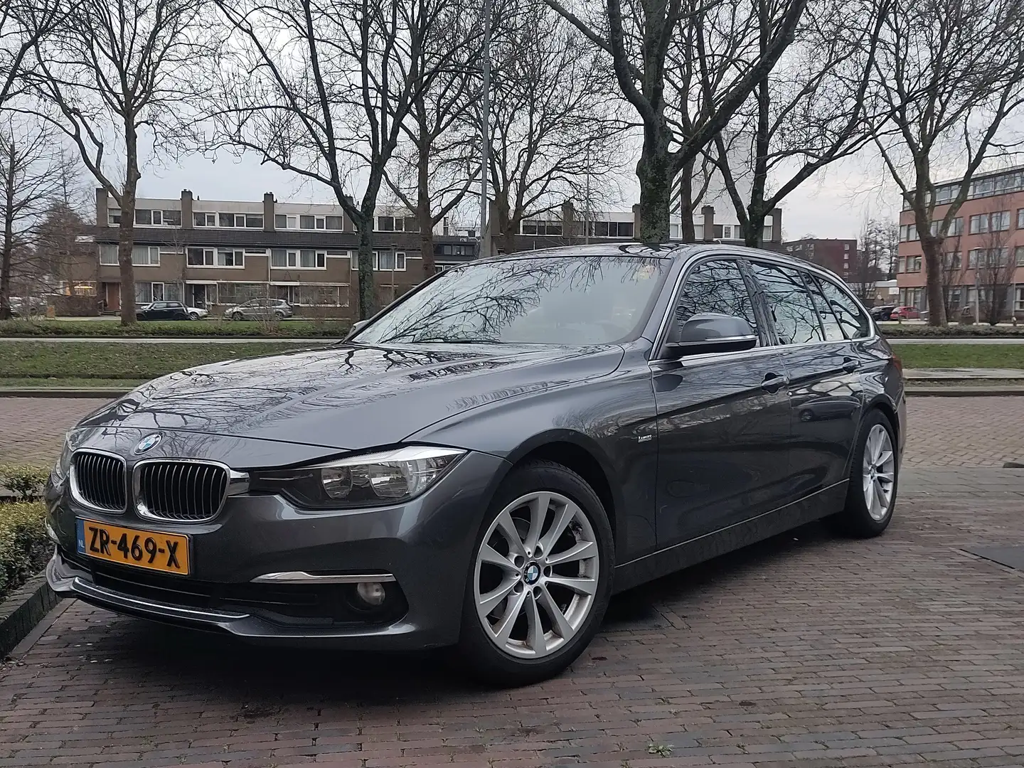BMW 320 d EDE Luxury Grey - 2