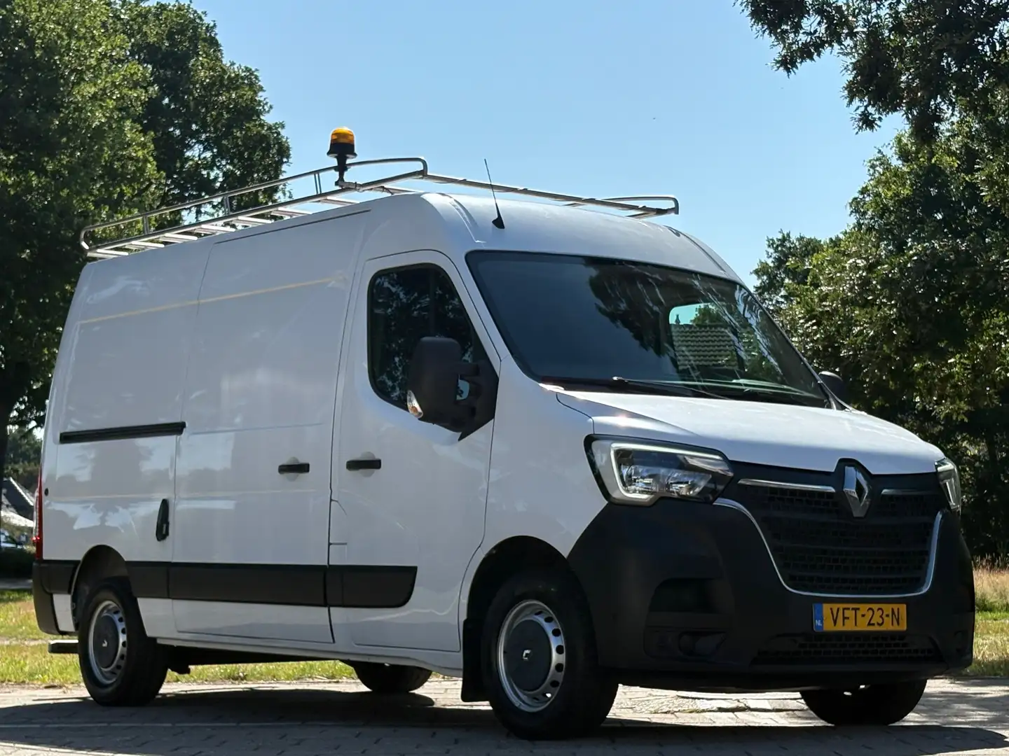 Renault Master T35 2.3 dCi 135 L2H2|NAP|airco|cruise|1e EIG|achte Wit - 2