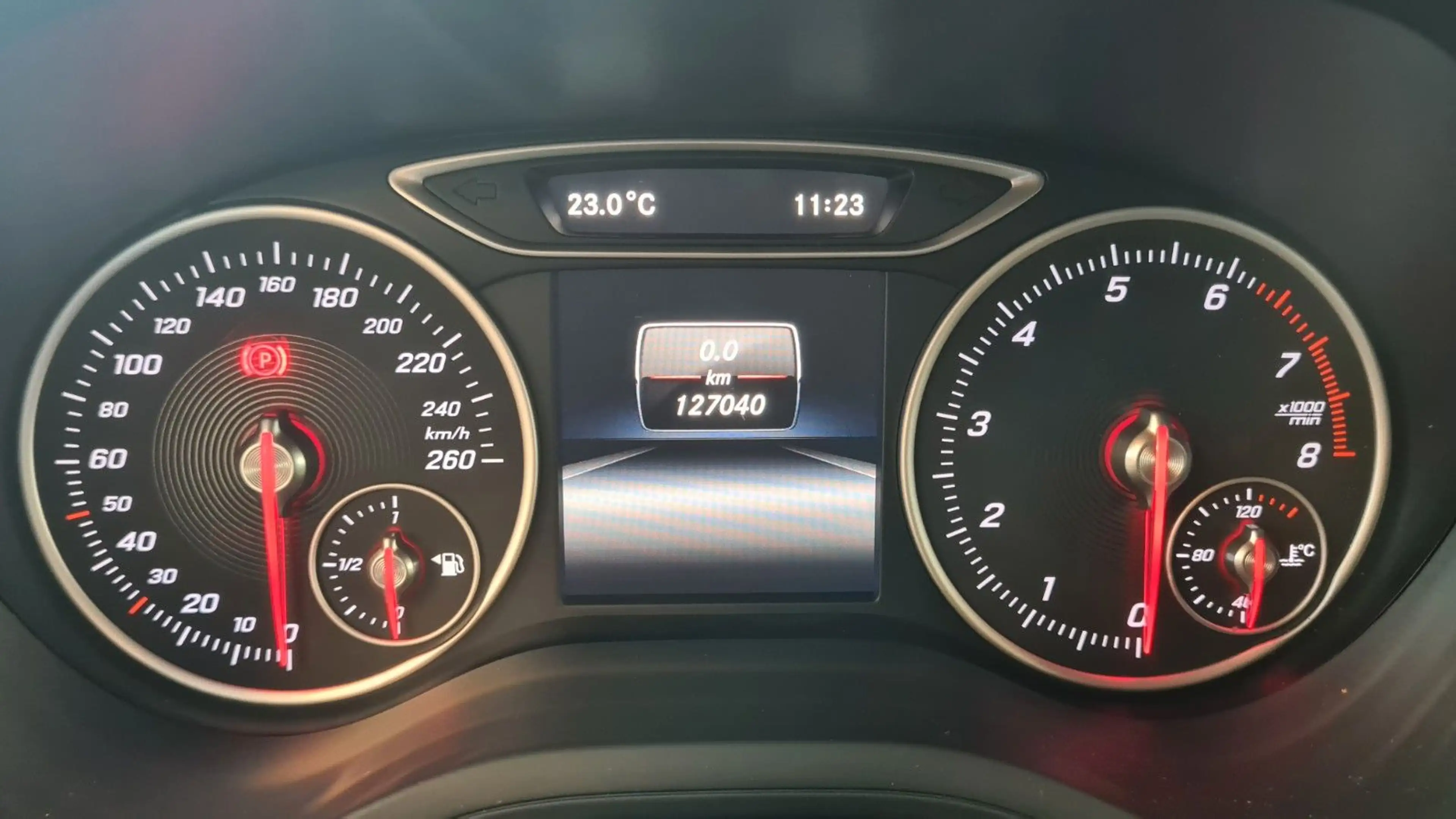 Mercedes-Benz B 180 Style PTS TWA LED SHZ AHK — photo 14