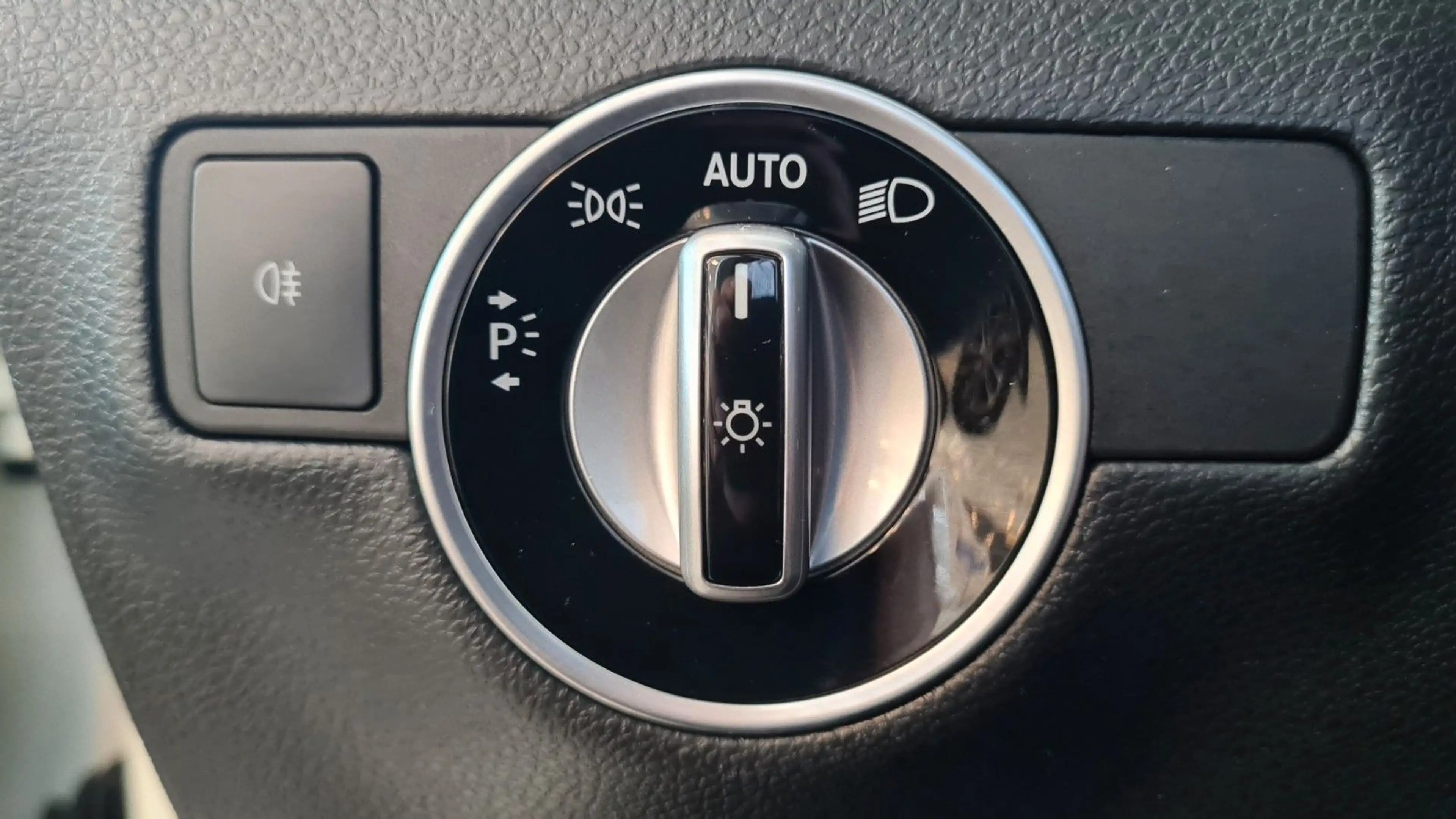 Mercedes-Benz B 180 Style PTS TWA LED SHZ AHK — photo 11
