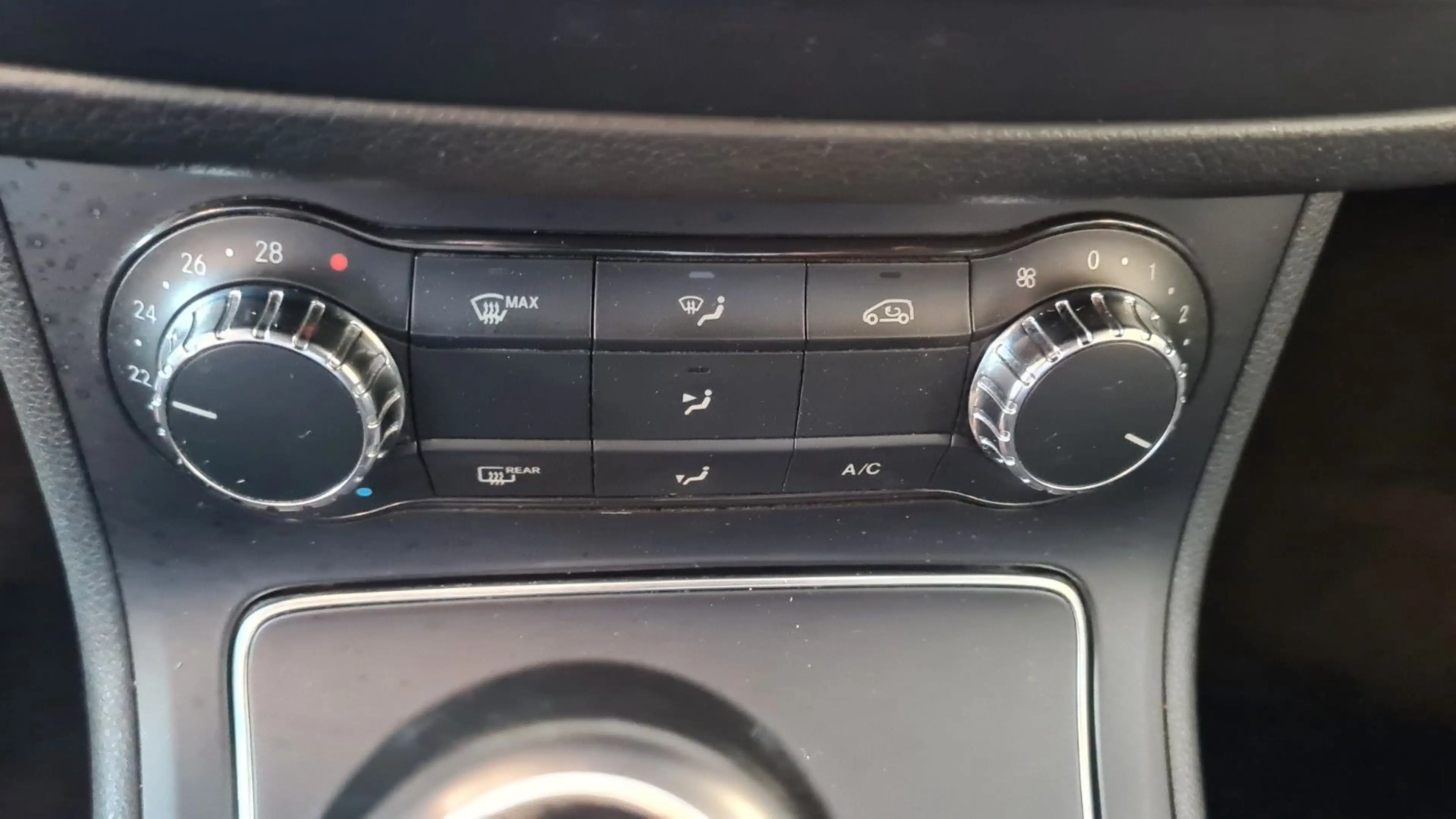 Mercedes-Benz B 180 Style PTS TWA LED SHZ AHK — photo 16