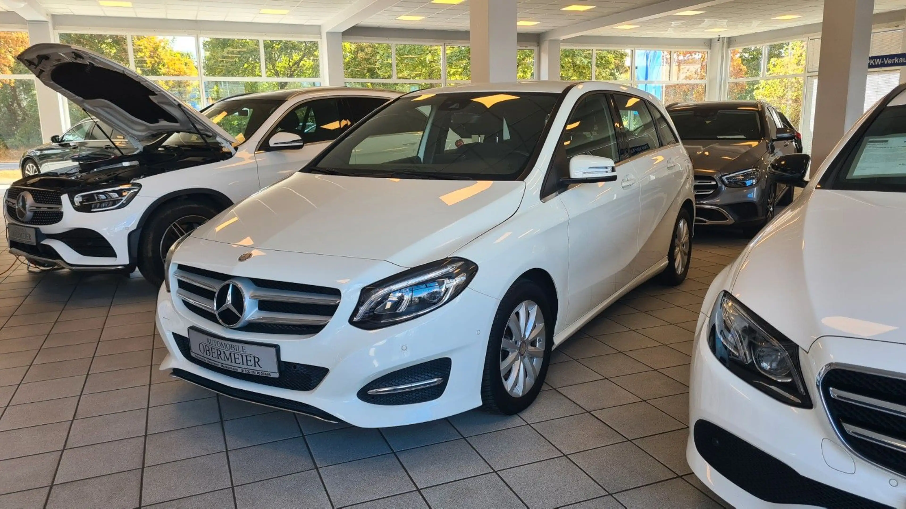 Mercedes-Benz B 180 Style PTS TWA LED SHZ AHK — photo 3