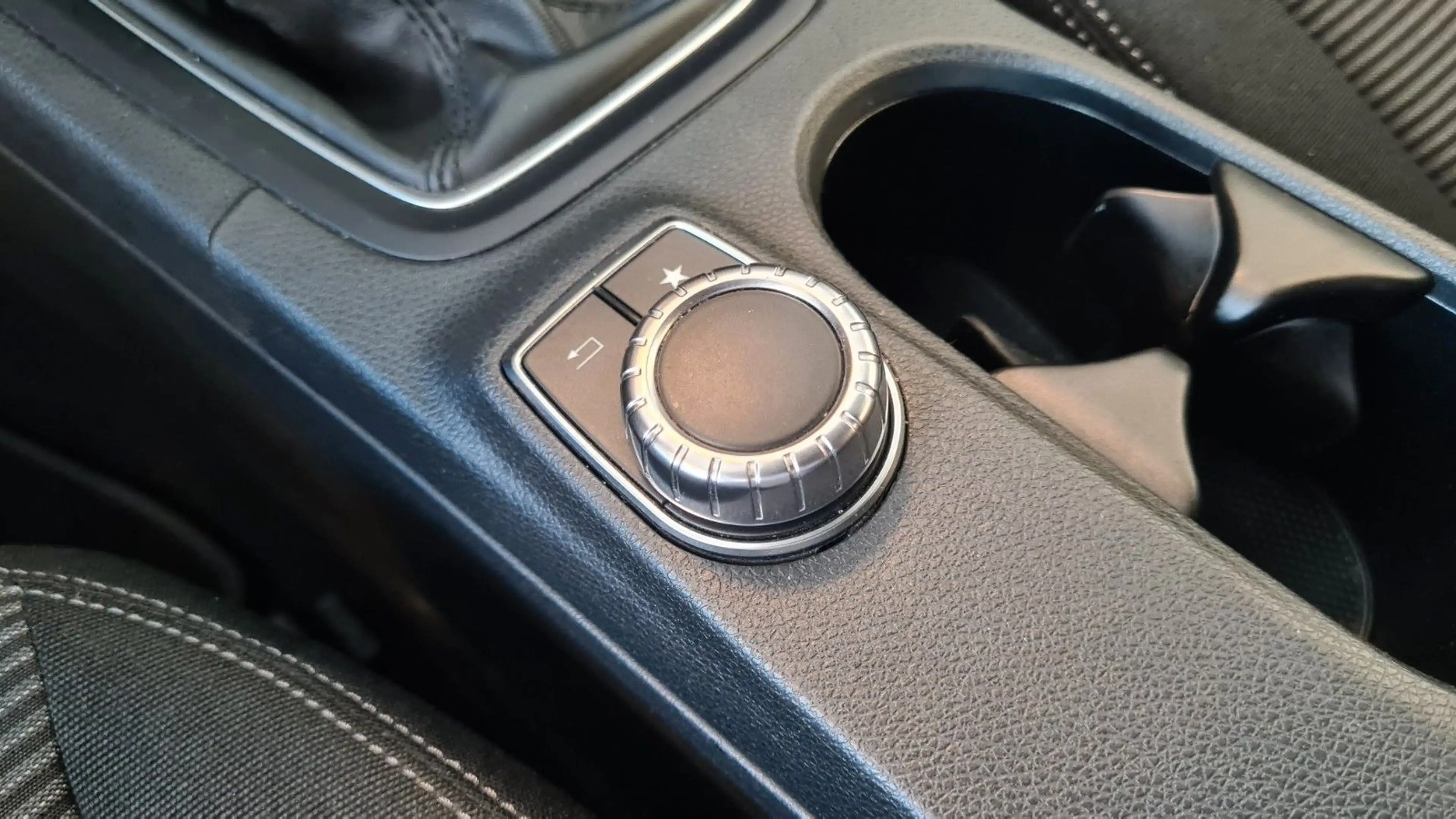 Mercedes-Benz B 180 Style PTS TWA LED SHZ AHK — photo 18