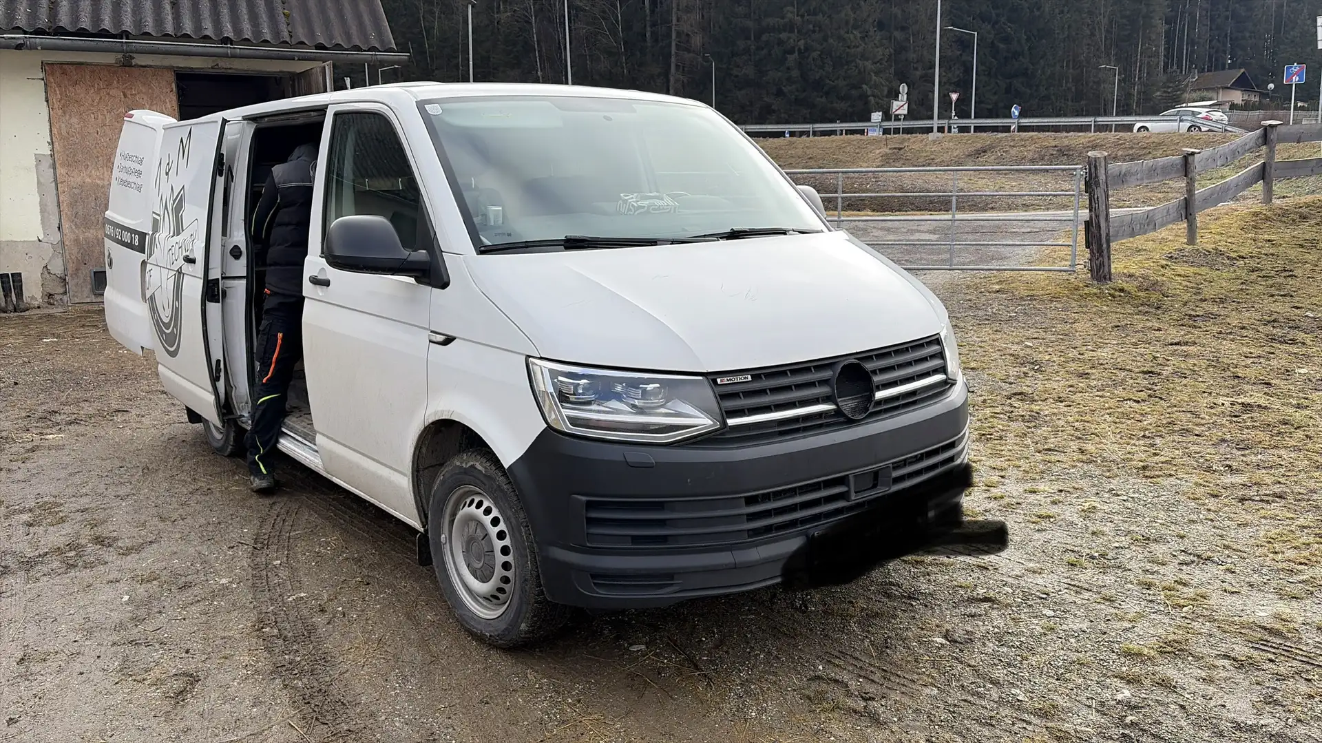 Volkswagen T6 Transporter - 1