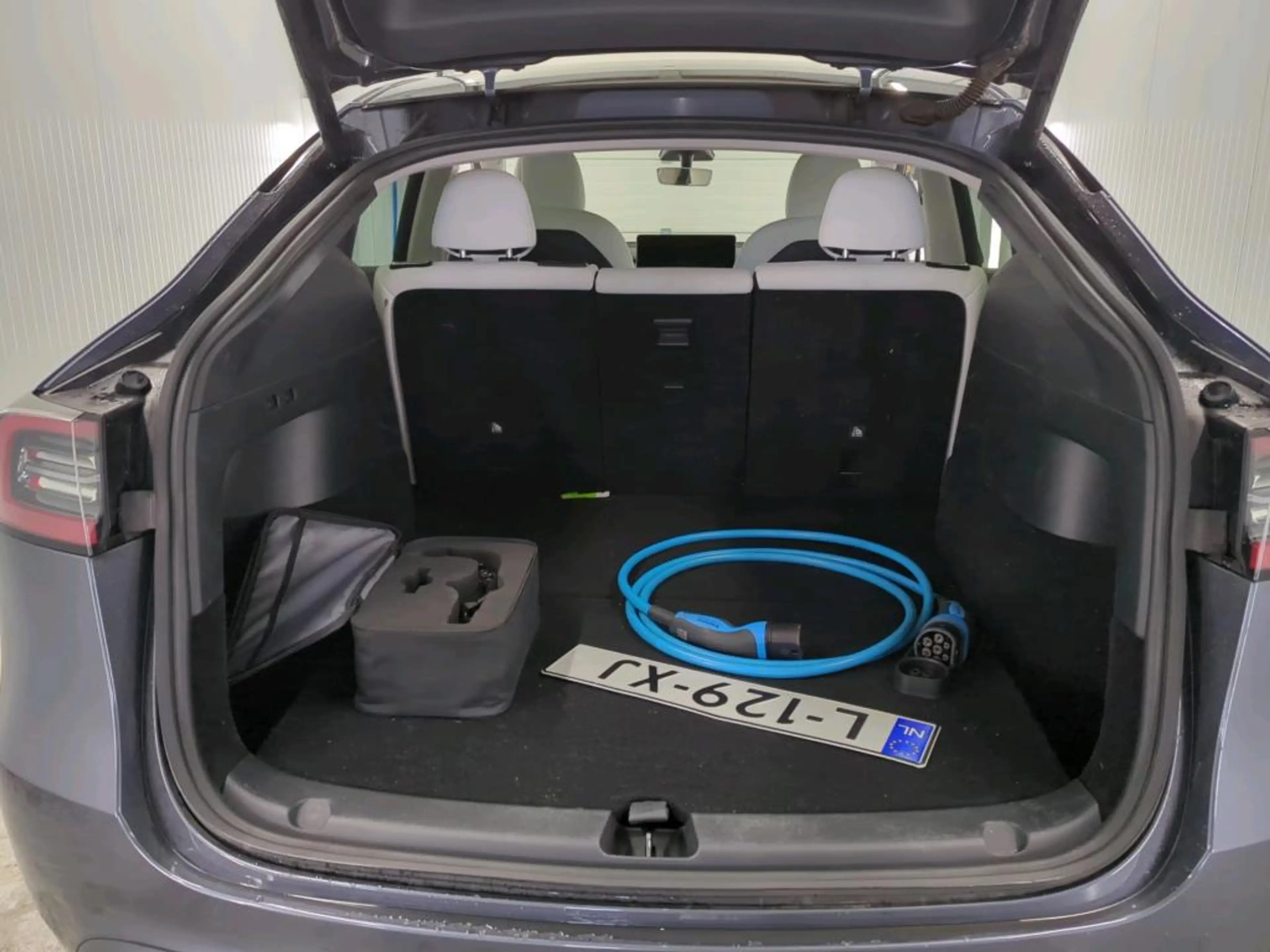Tesla Model Y Long Range AWD 75 kWh TREKHAAK WIT LEER — photo 6