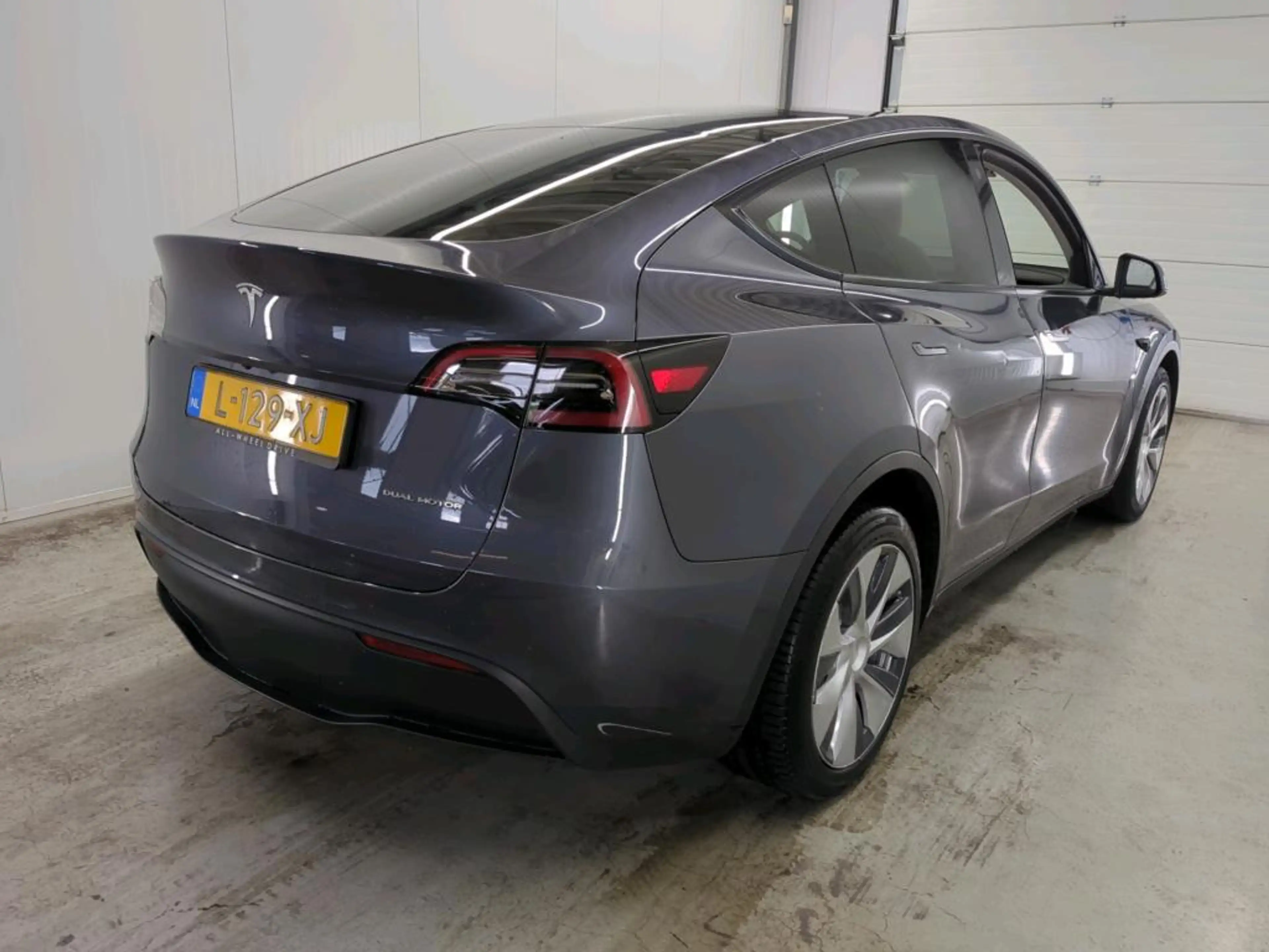 Tesla Model Y Long Range AWD 75 kWh TREKHAAK WIT LEER — photo 5