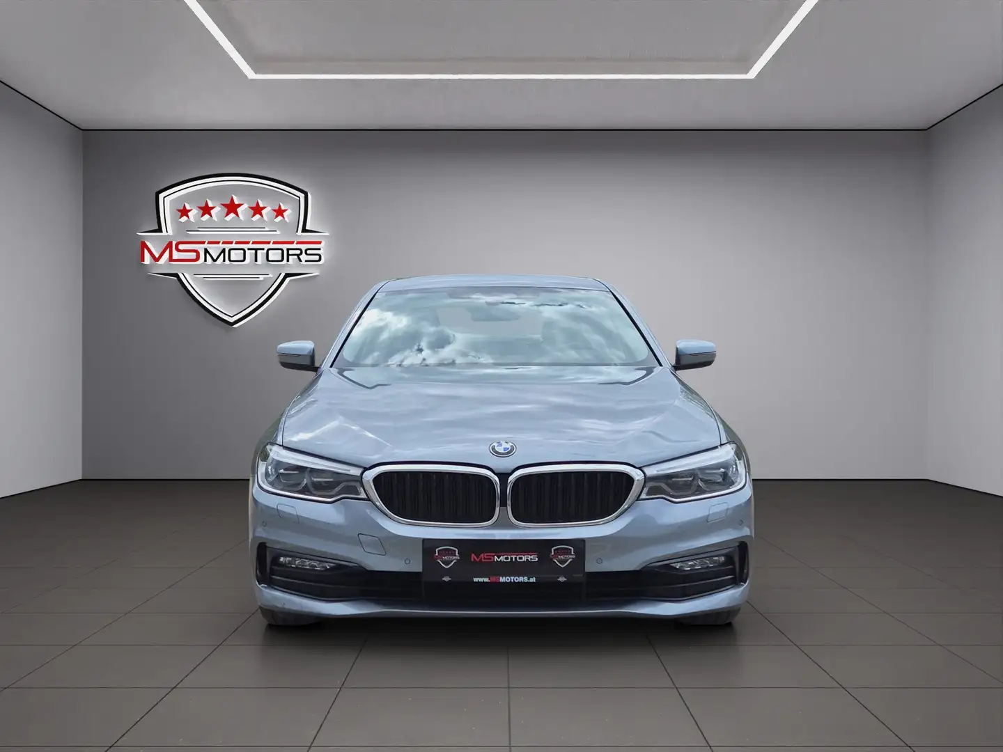 BMW 530 d xDrive*HEAD UP*RFK*KEYLESS*KREDIT*GARANTIE Grau - 2