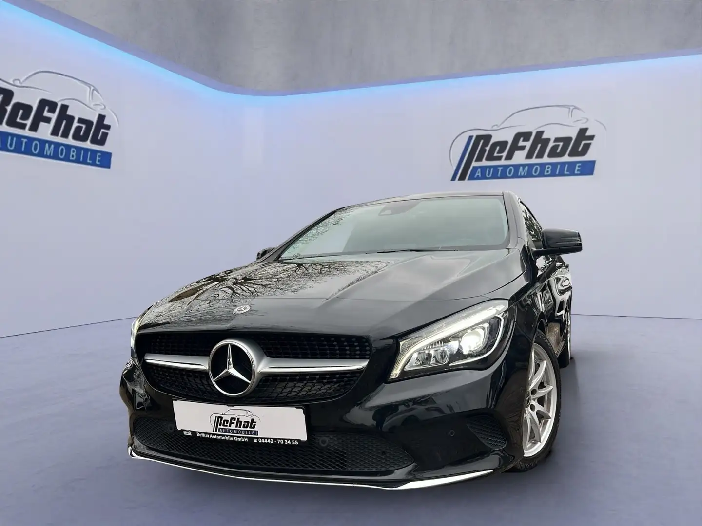 Mercedes-Benz CLA 220 *LED*COMMAND*SHZ*PDC* Noir - 1