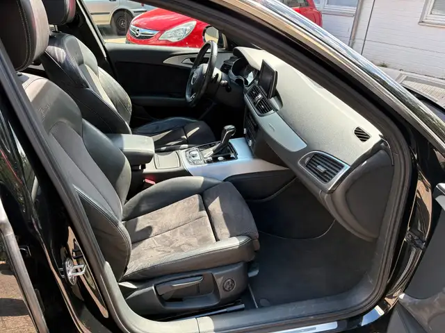 Audi A6 Avant view 11