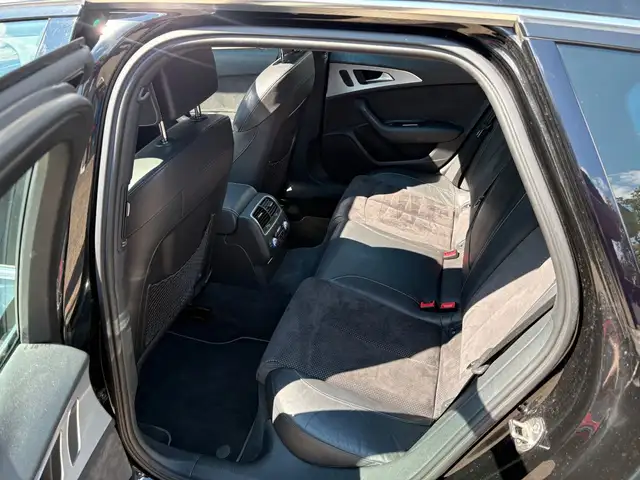Audi A6 Avant view 13