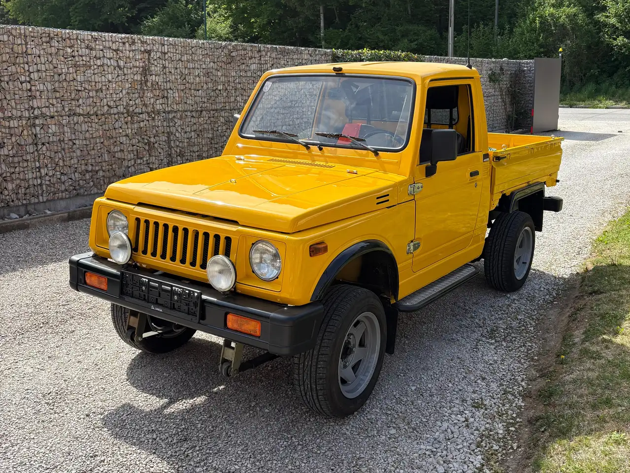 Suzuki SJ 410