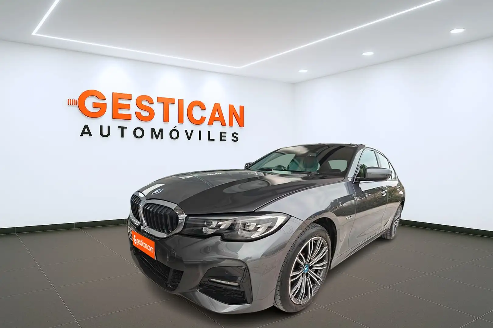BMW 330 330e - 2