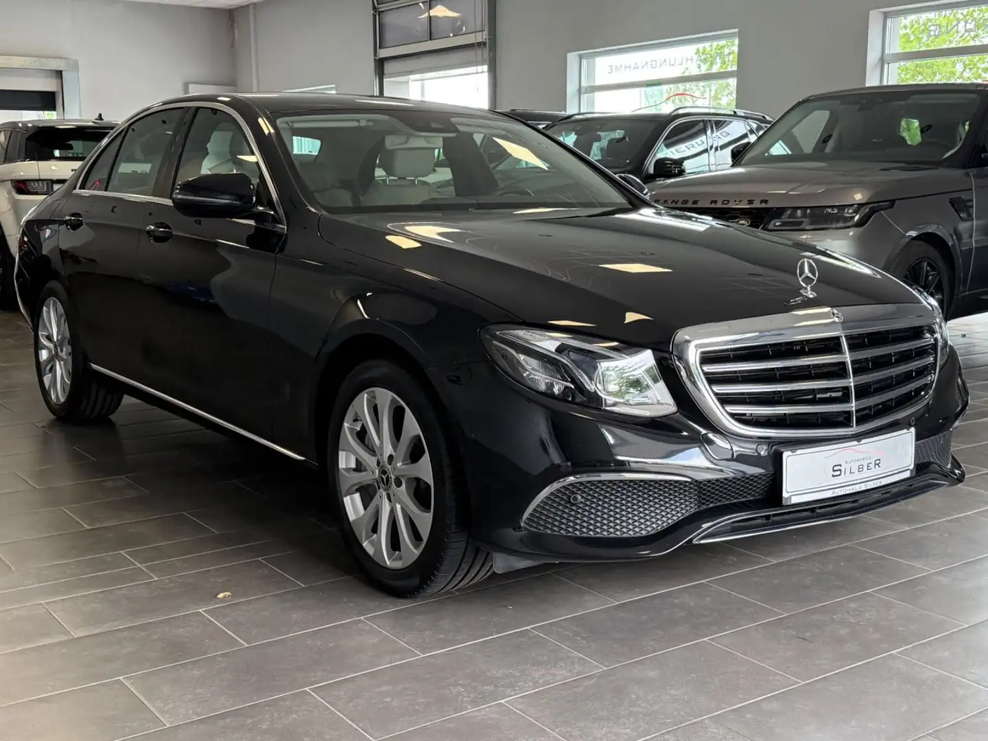 Mercedes-Benz E 400 4Matic Memory/Wide/EGSD/Wenig Km/1. Hand Schwarz - 2