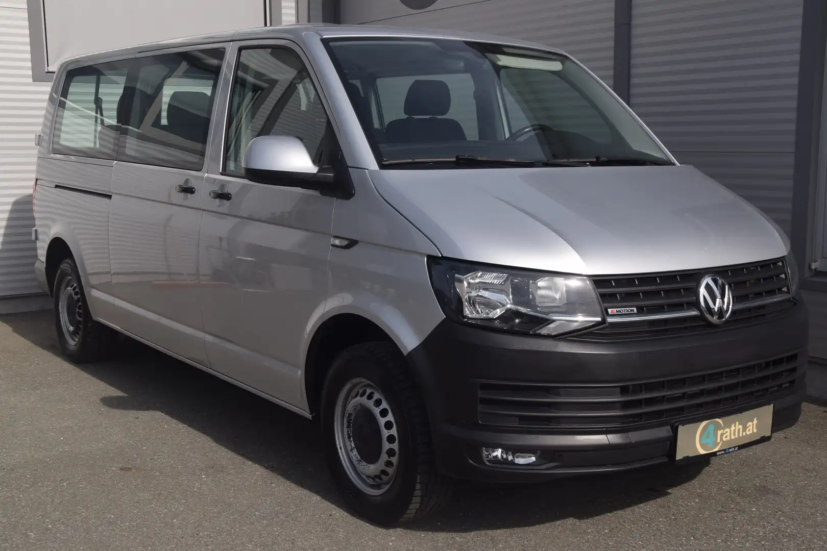 Volkswagen T6 Kombi LR 2,0 TDI 4Motion AHK/NAVI NETTO: 19.983 € Silber - 2