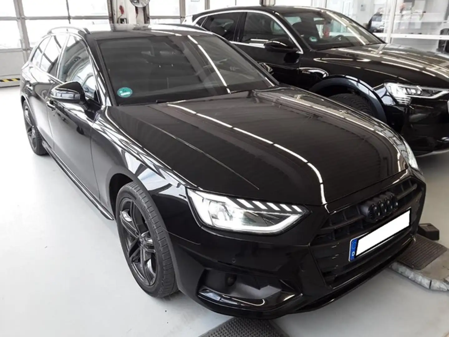 Audi A4 Avant 40TDI advanced LED+PANO+KAMERA+ACC+NAVI+++ Schwarz - 2