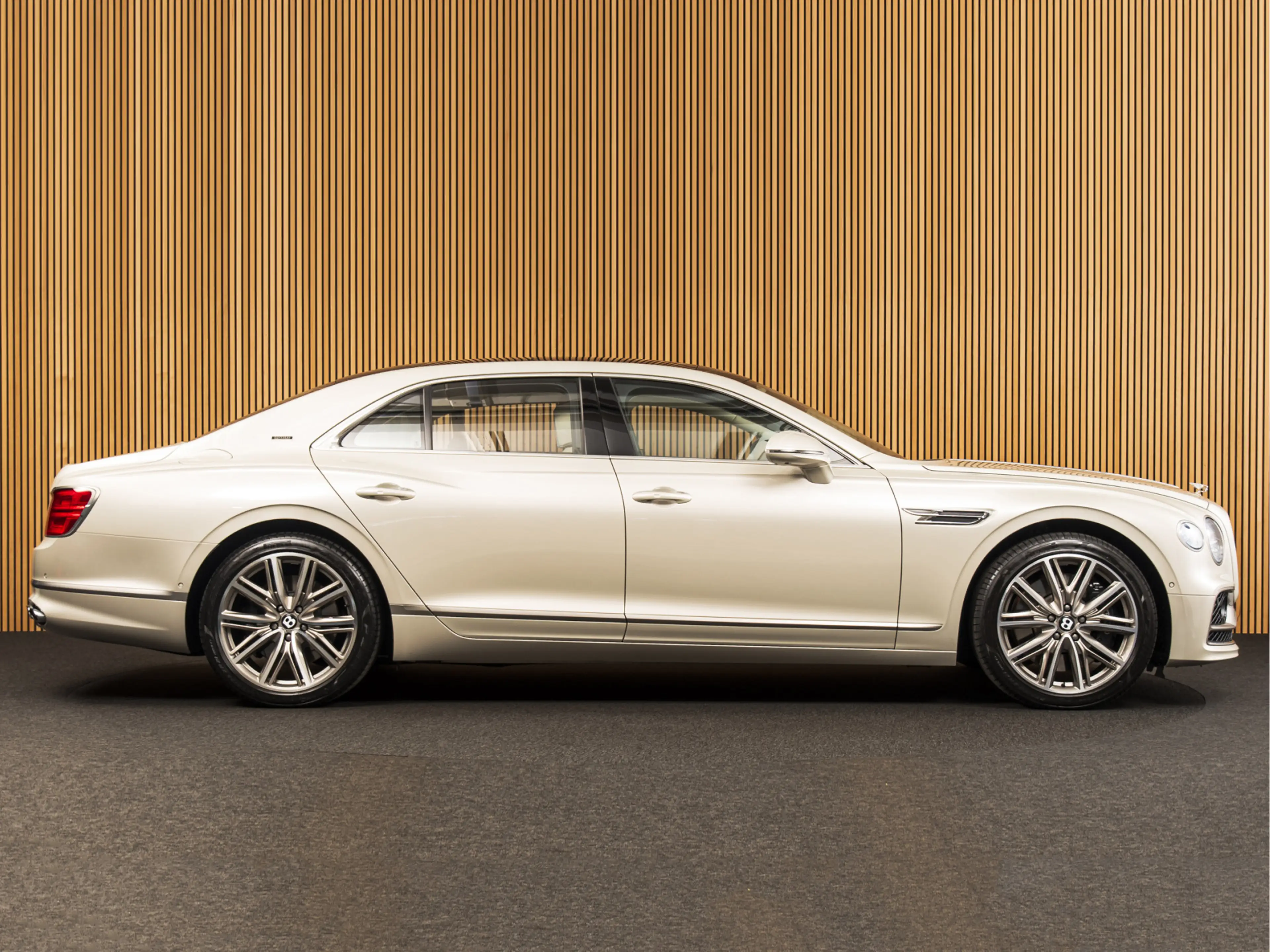 Bentley Flying Spur Odyssean 2.9 V6 Hybrid B&O | MASSAGE | PANO | NACH — photo 6
