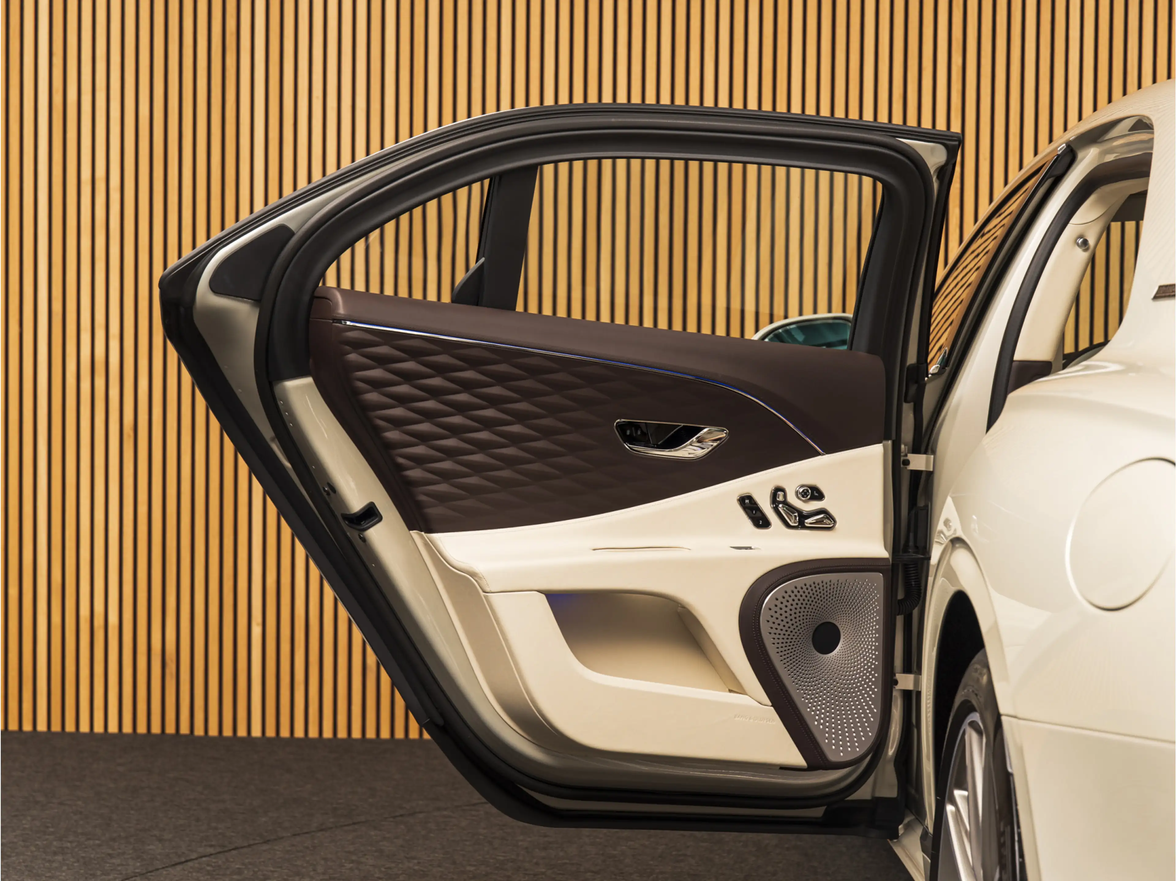 Bentley Flying Spur Odyssean 2.9 V6 Hybrid B&O | MASSAGE | PANO | NACH — photo 19