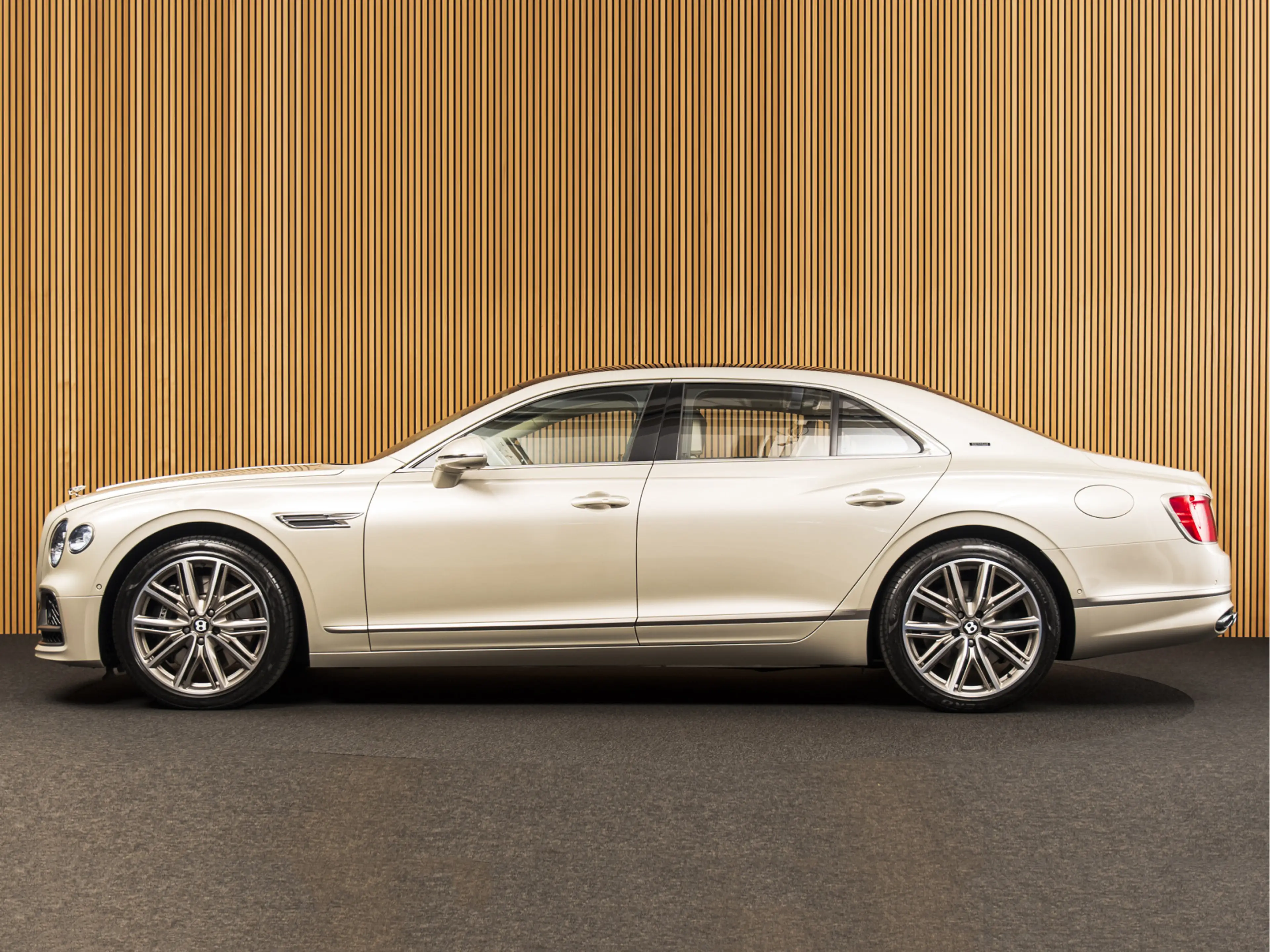 Bentley Flying Spur Odyssean 2.9 V6 Hybrid B&O | MASSAGE | PANO | NACH — photo 2
