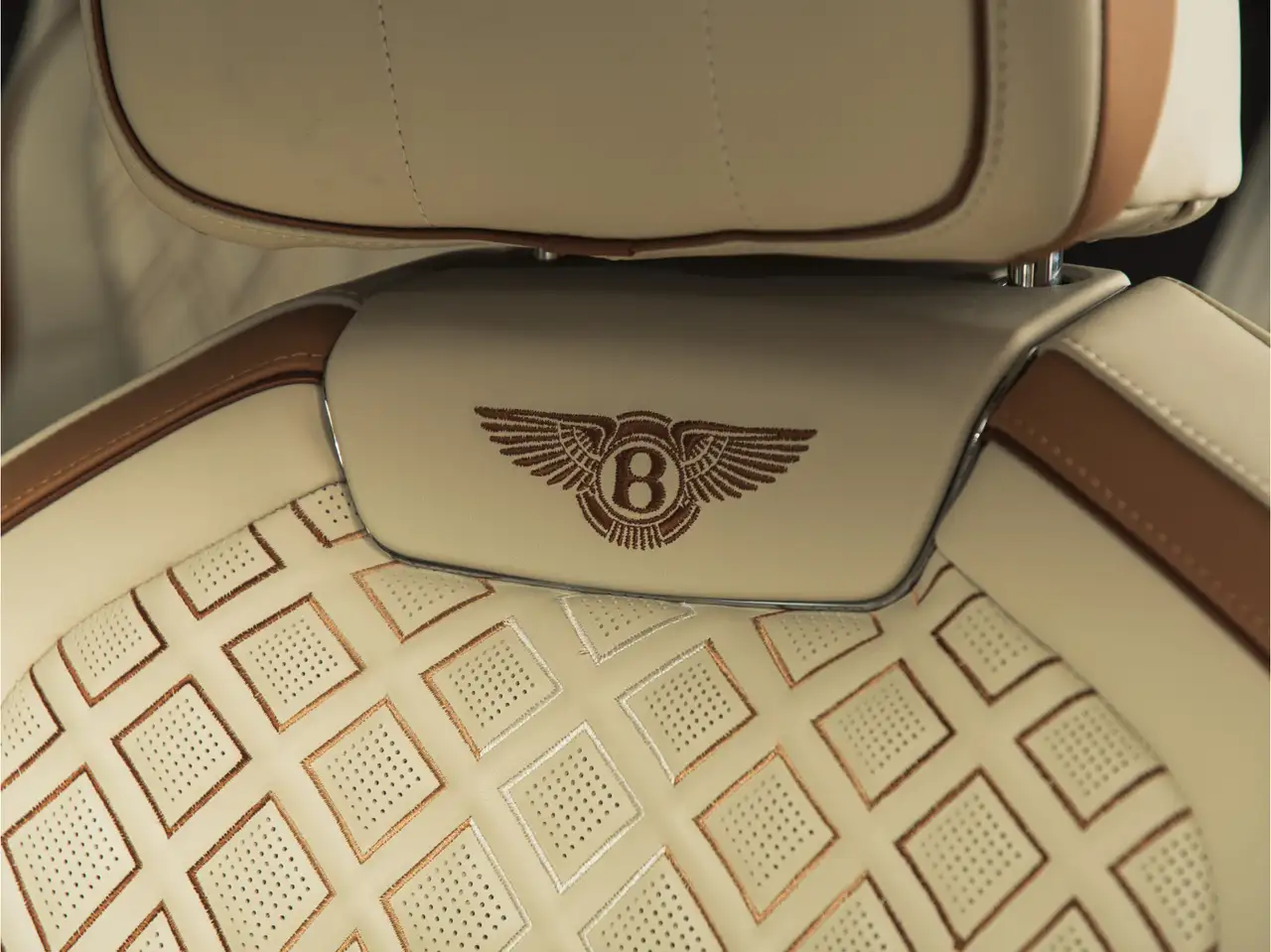 Bentley Flying Spur 2024 — фото 39