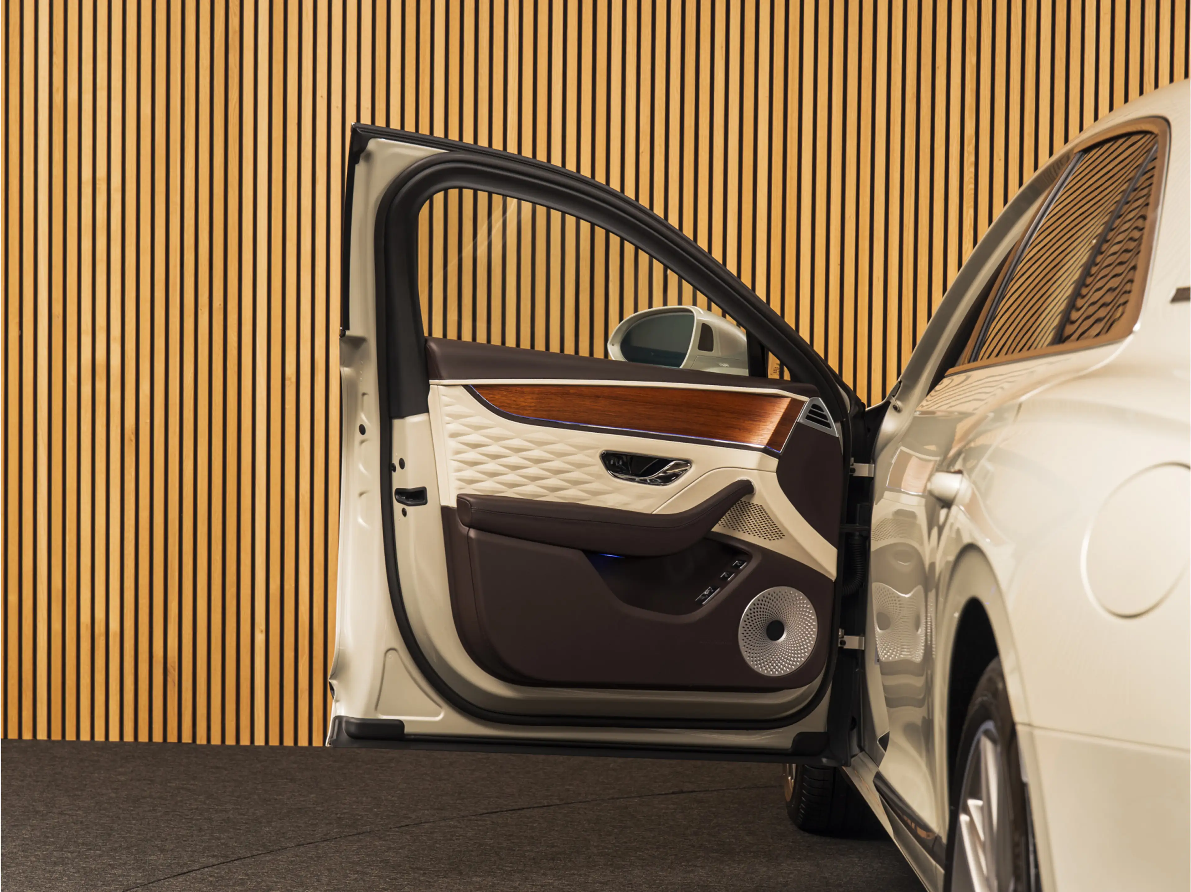Bentley Flying Spur Odyssean 2.9 V6 Hybrid B&O | MASSAGE | PANO | NACH — photo 18
