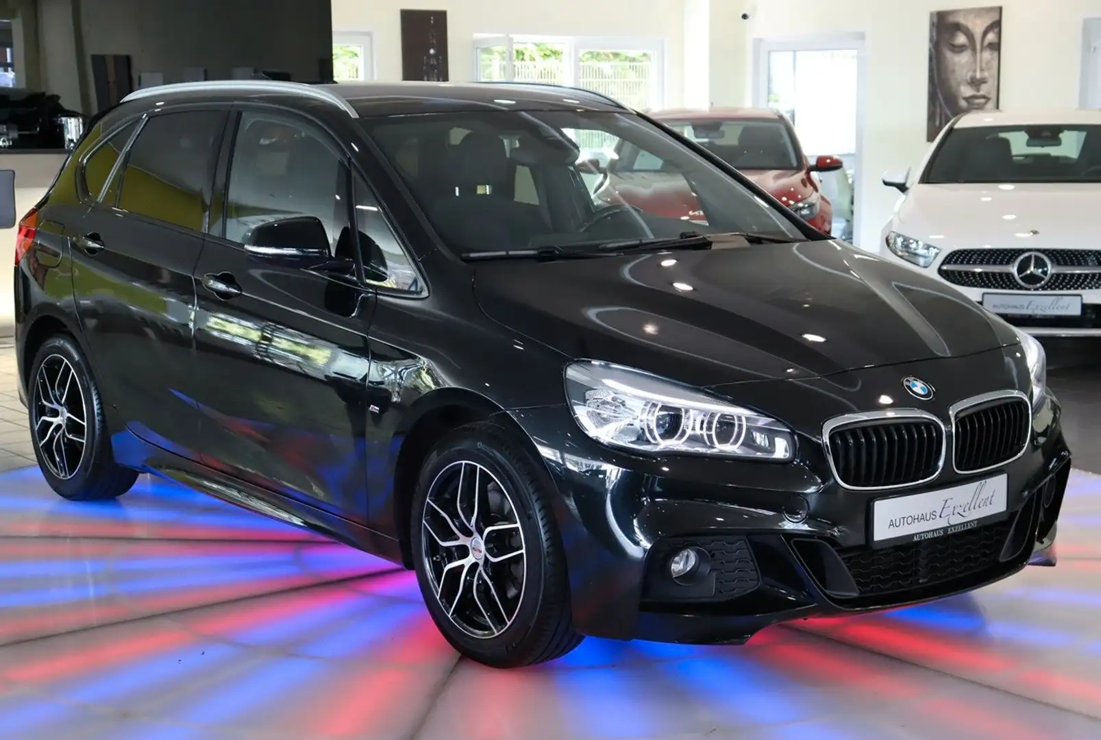 BMW 218 218 d Active Tourer M Sport*LEDER*SHZ*PDC*LED* Schwarz - 2