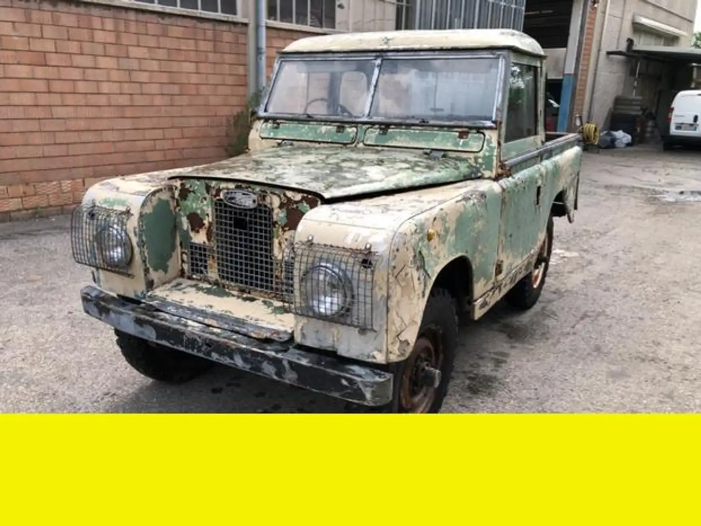 Land Rover - 1