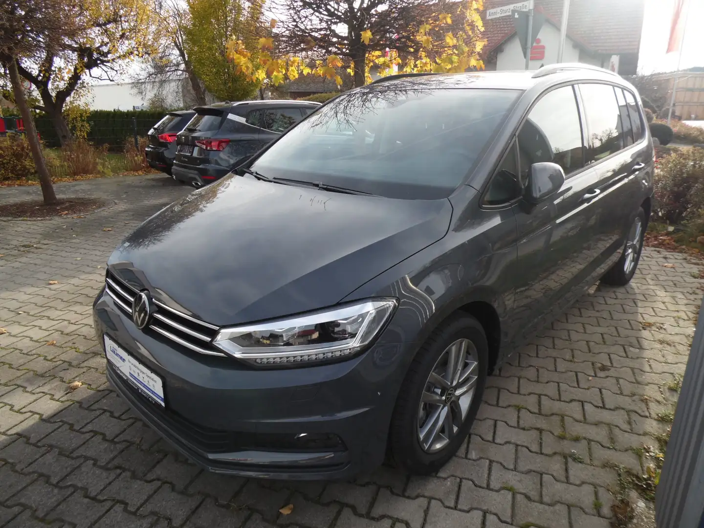 Volkswagen Touran Comfortline LED AHK SHZ elektr. Heckklappe NAVI Grau - 2