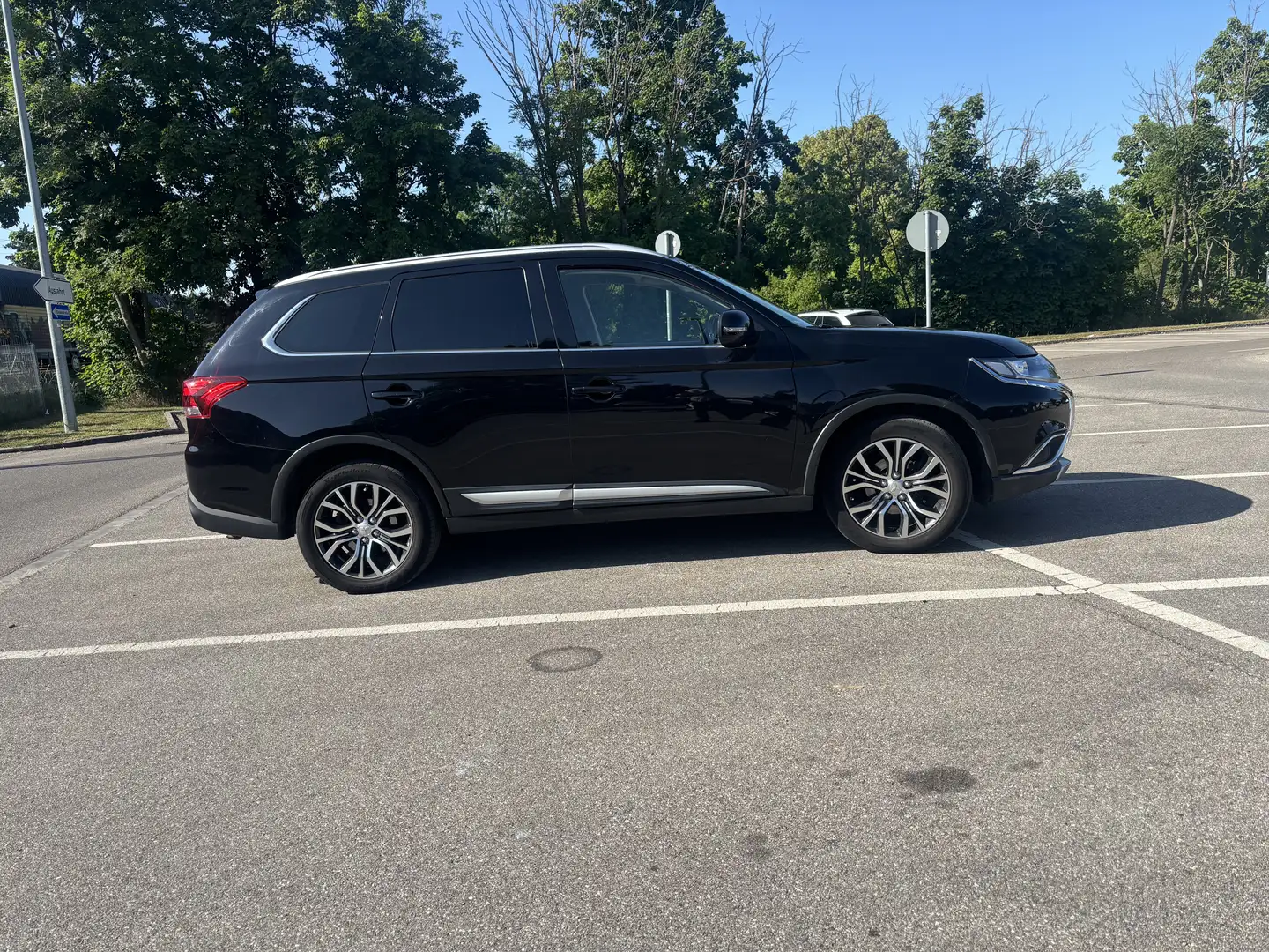 Mitsubishi Outlander 2.2 DI-D 4WD Aut. Plus - 1