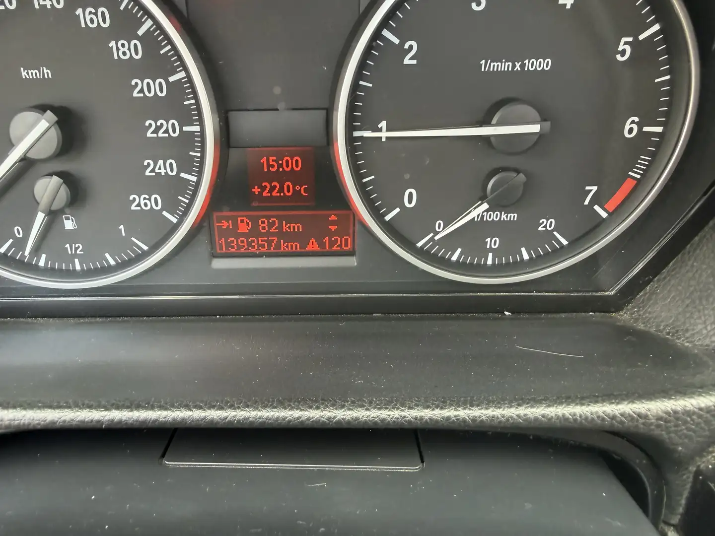 BMW 318 318i Rot - 2