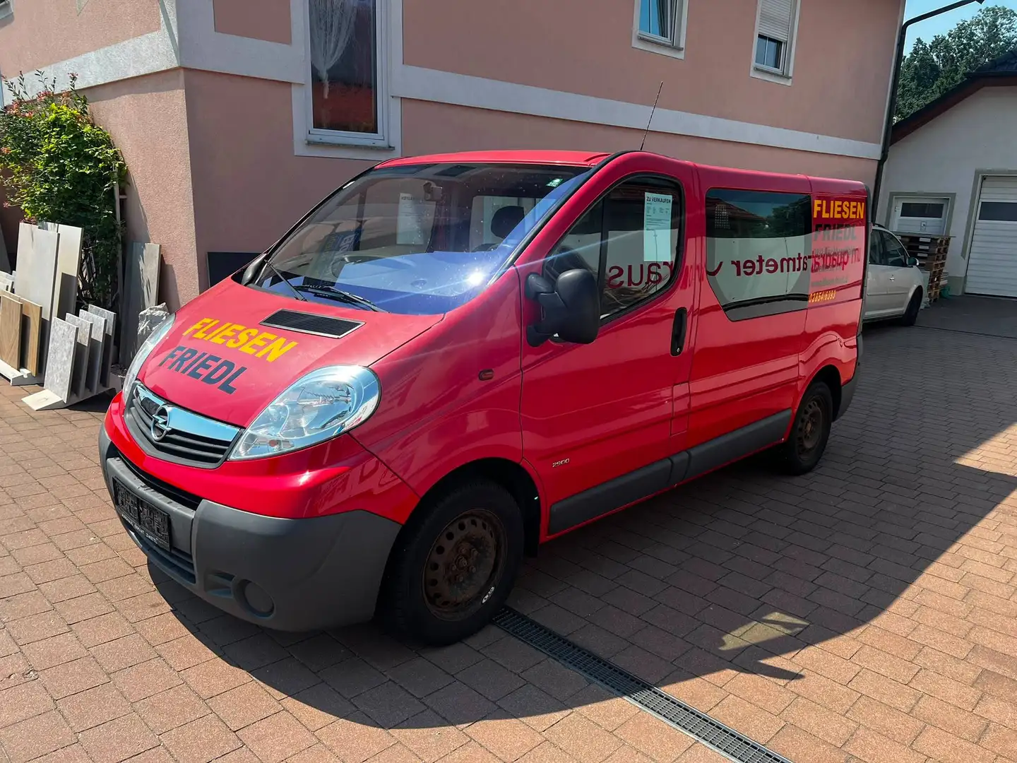 Opel Vivaro Rot - 2