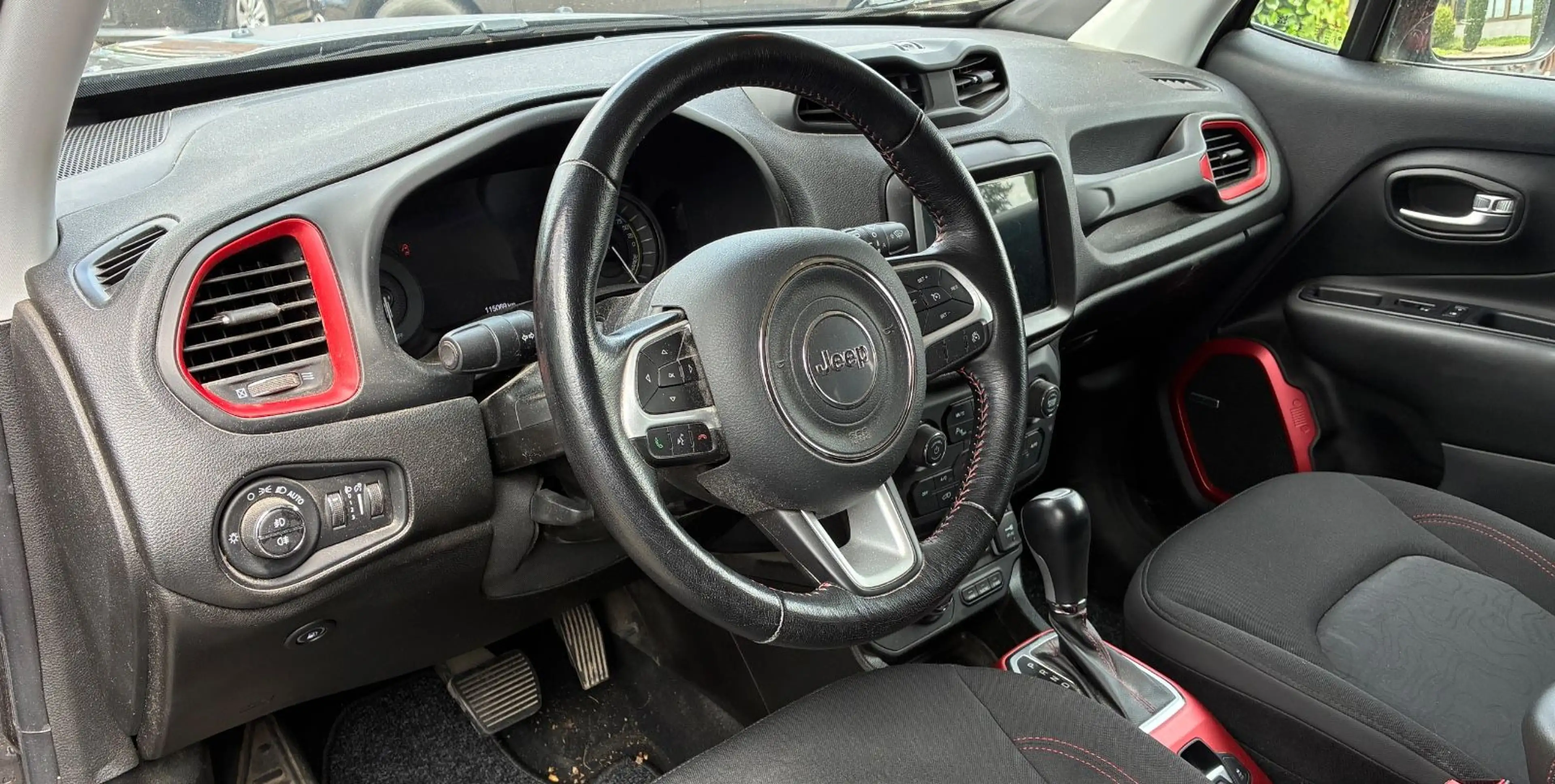 Jeep Renegade Trailhawk Plug-In-Hybrid 4xe — photo 22