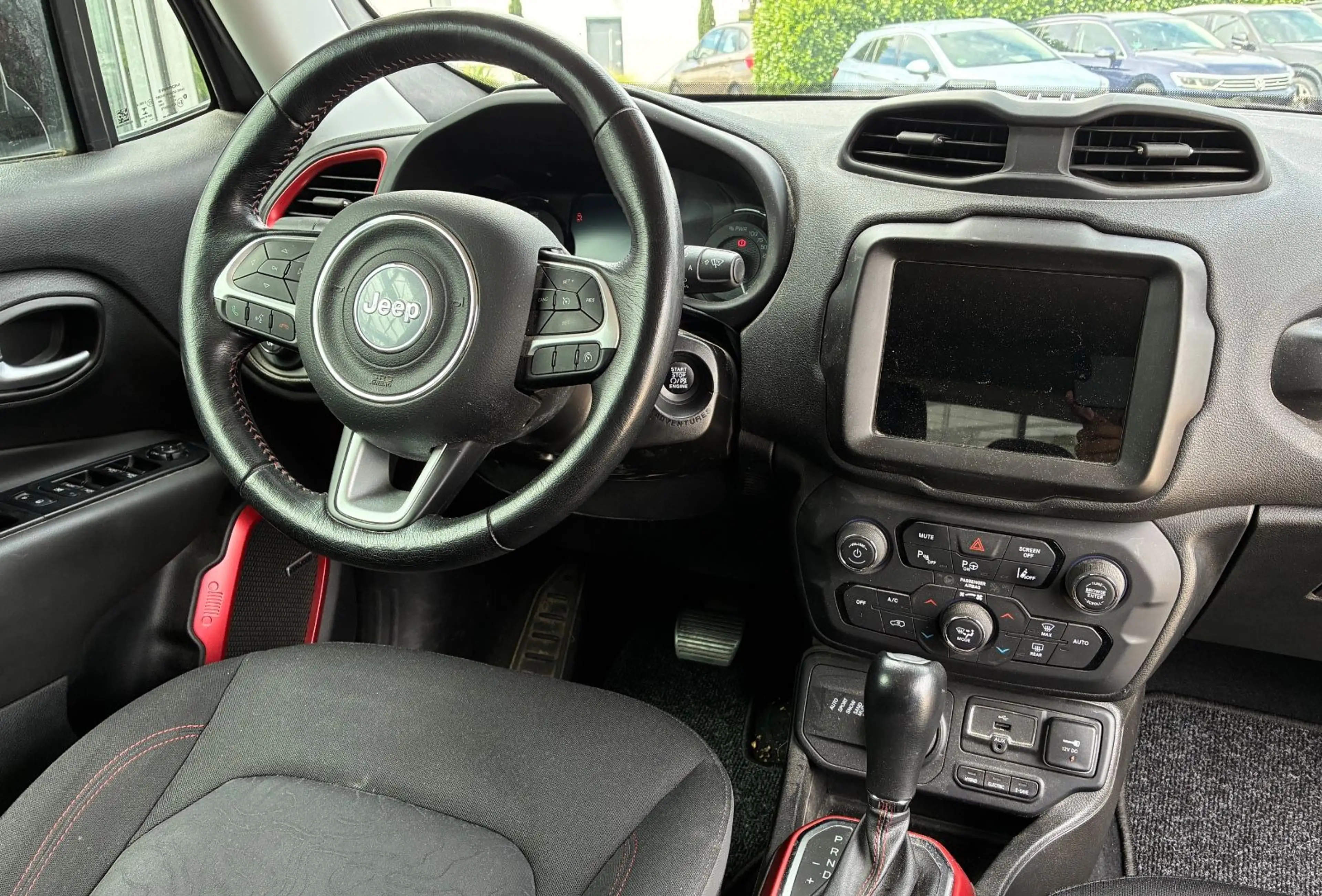 Jeep Renegade Trailhawk Plug-In-Hybrid 4xe — photo 15