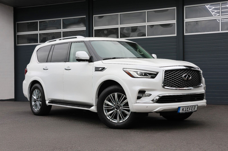 Infiniti QX80 5.6L V8 AWD/7-Sitzer/360/BOSE/SHZ/LHZ/R20