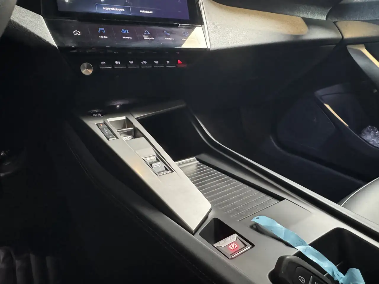 Peugeot 408 1.6 HYbrid Allure 180 EAT8 251pk Automaat, LMV, Na 17