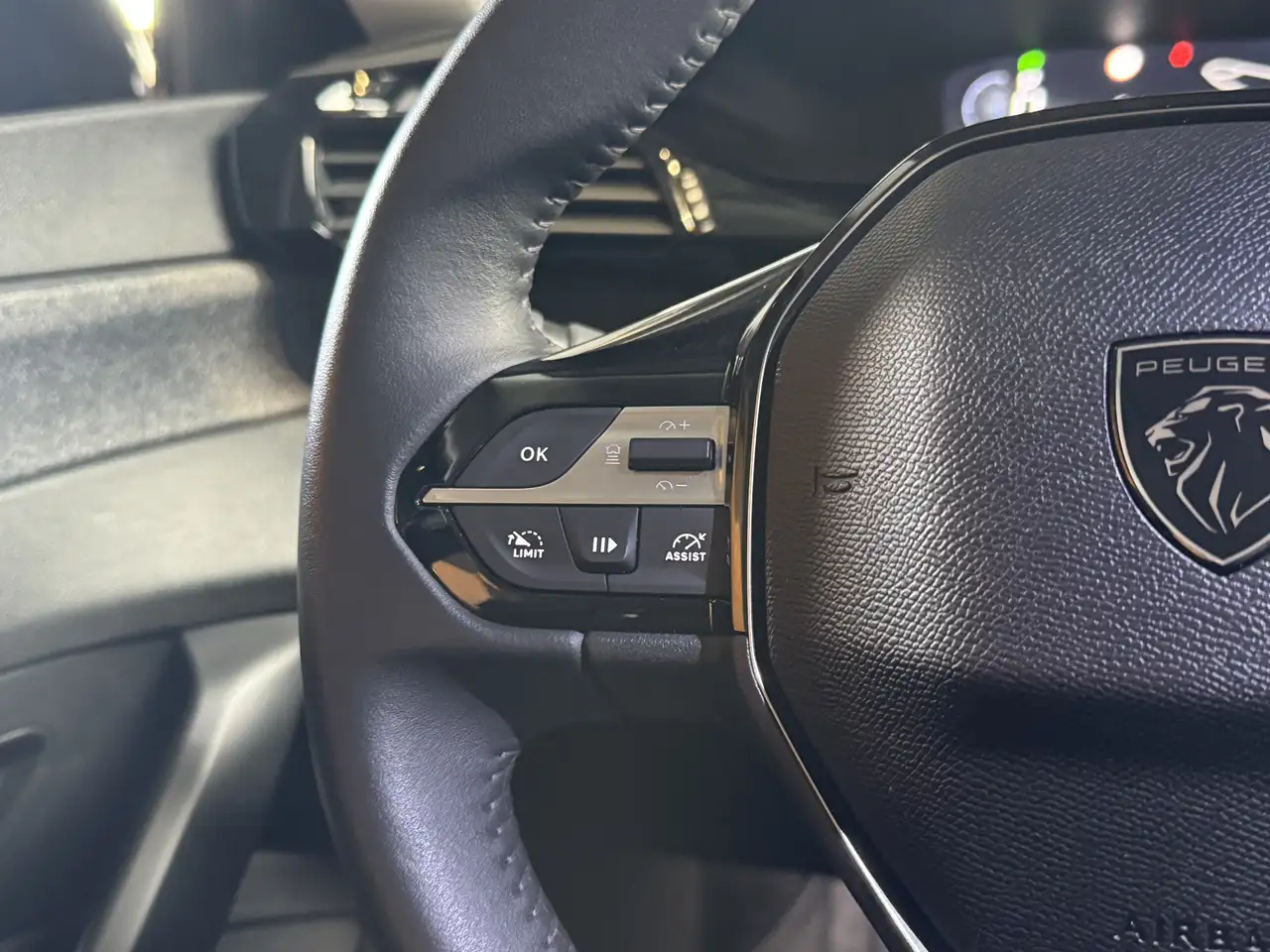 Peugeot 408 1.6 HYbrid Allure 180 EAT8 251pk Automaat, LMV, Na 16