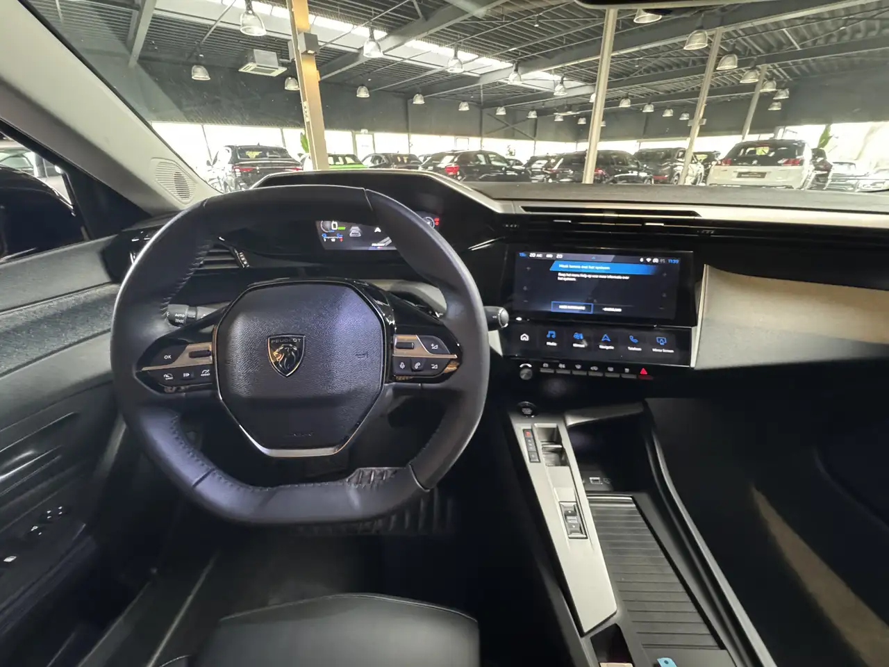 Peugeot 408 1.6 HYbrid Allure 180 EAT8 251pk Automaat, LMV, Na 18