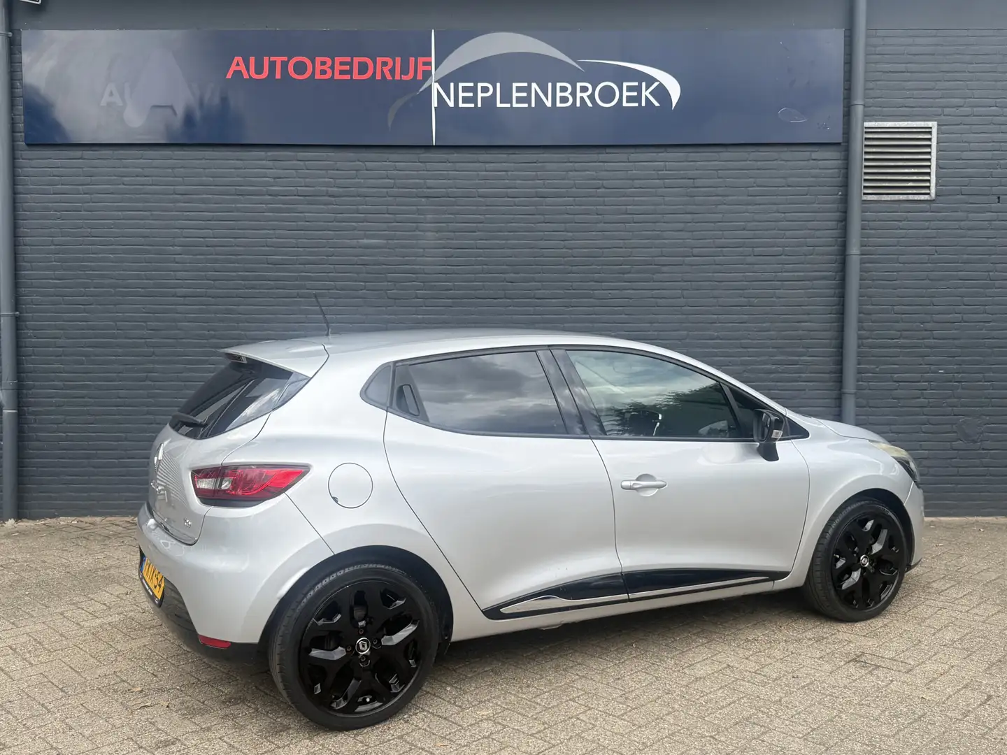 Renault Clio 0.9 TCe Expression Airco,16Inch,Clima,Navi Bj 2013 Gris - 2