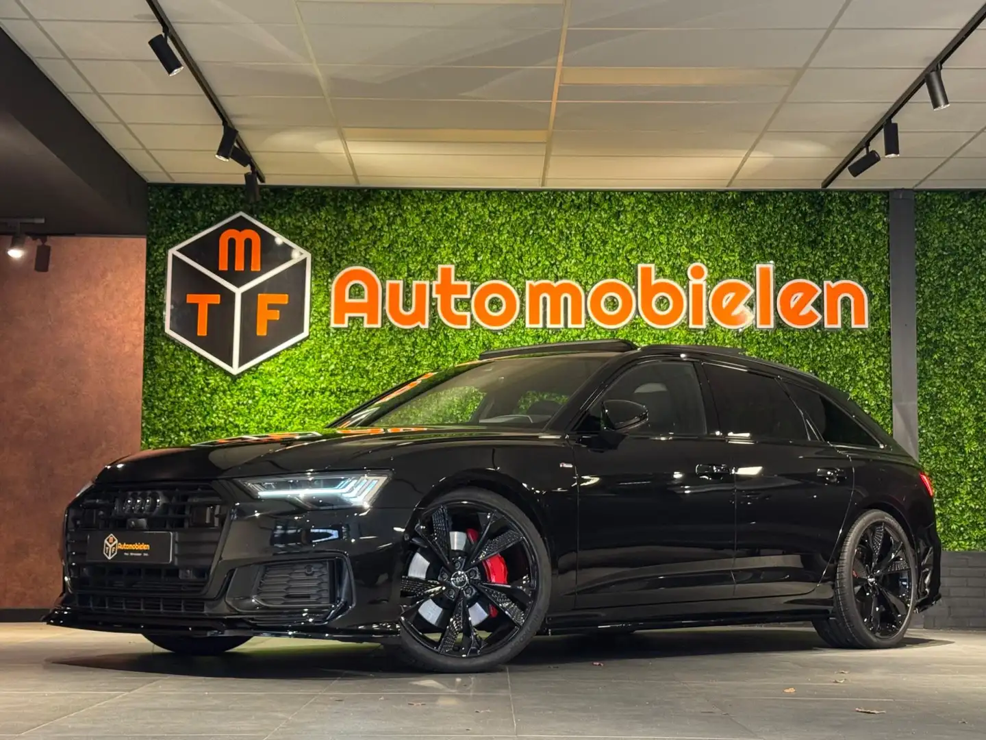Audi A6 Avant 55 TFSI QUATTRO S-LINE 340 PK |MATRIX|PANO|L Schwarz - 1