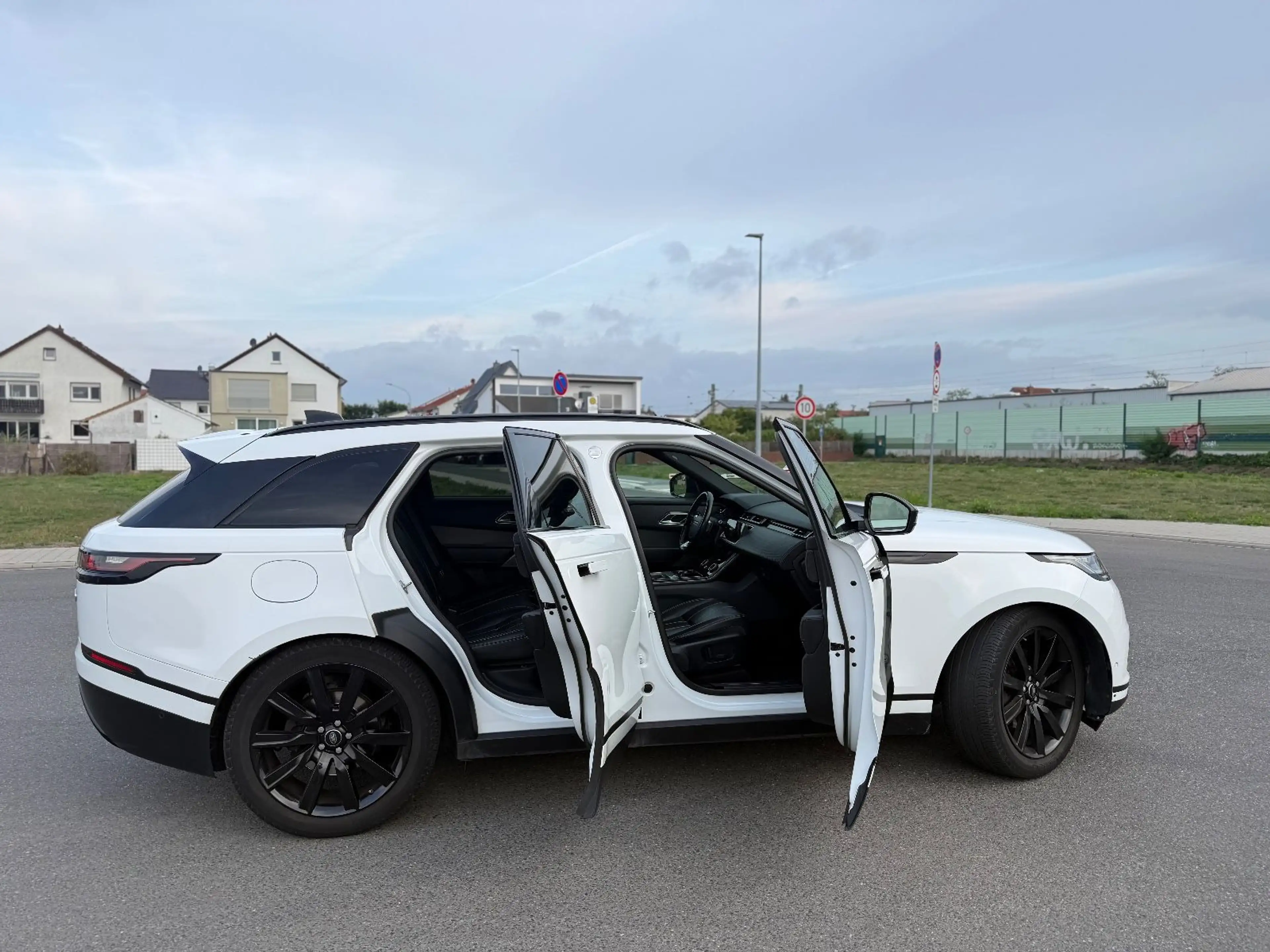 Land Rover Range Rover Velar SE / Design Paket Black !