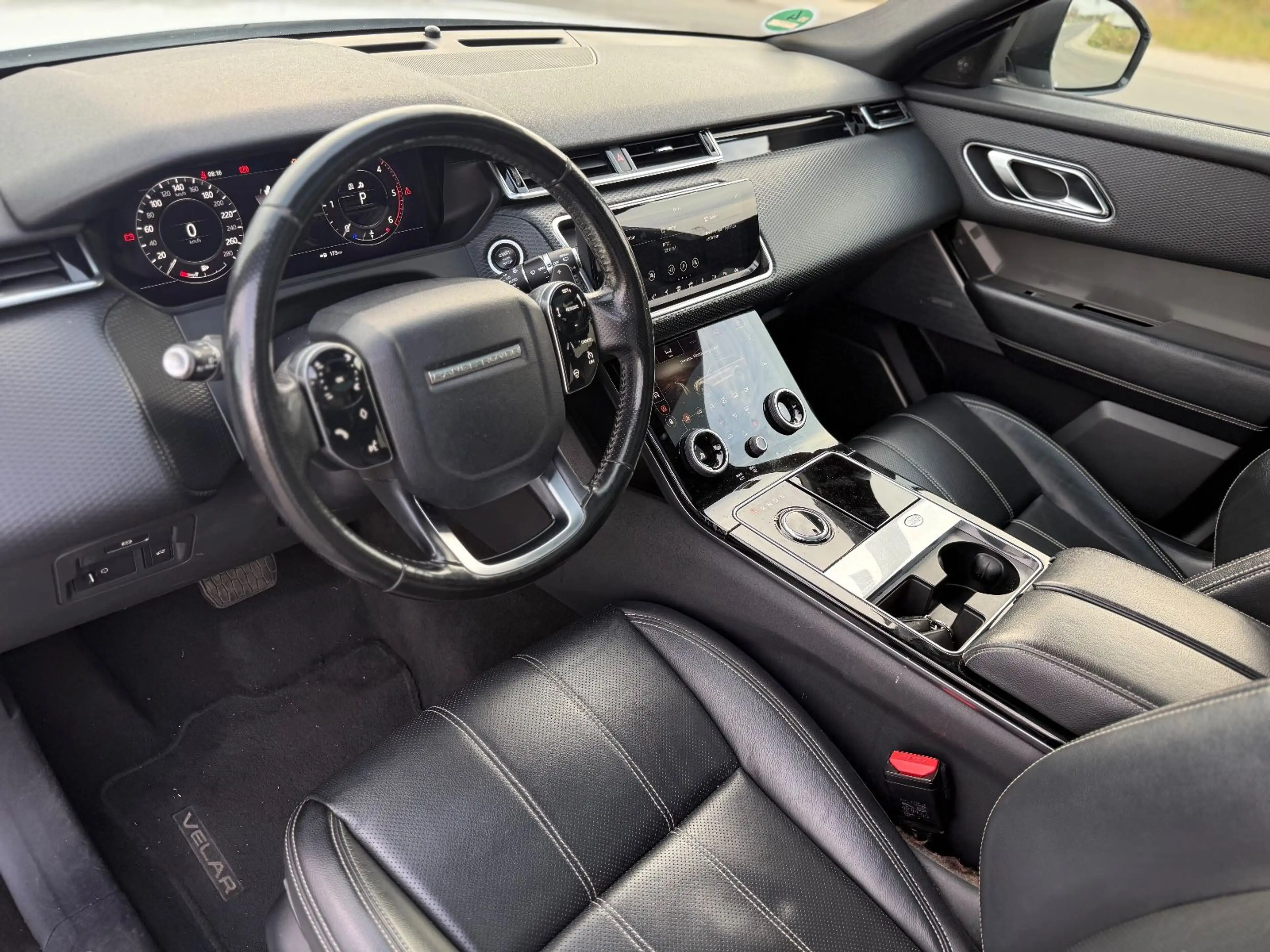 Land Rover Range Rover Velar SE / Design Paket Black ! — photo 8