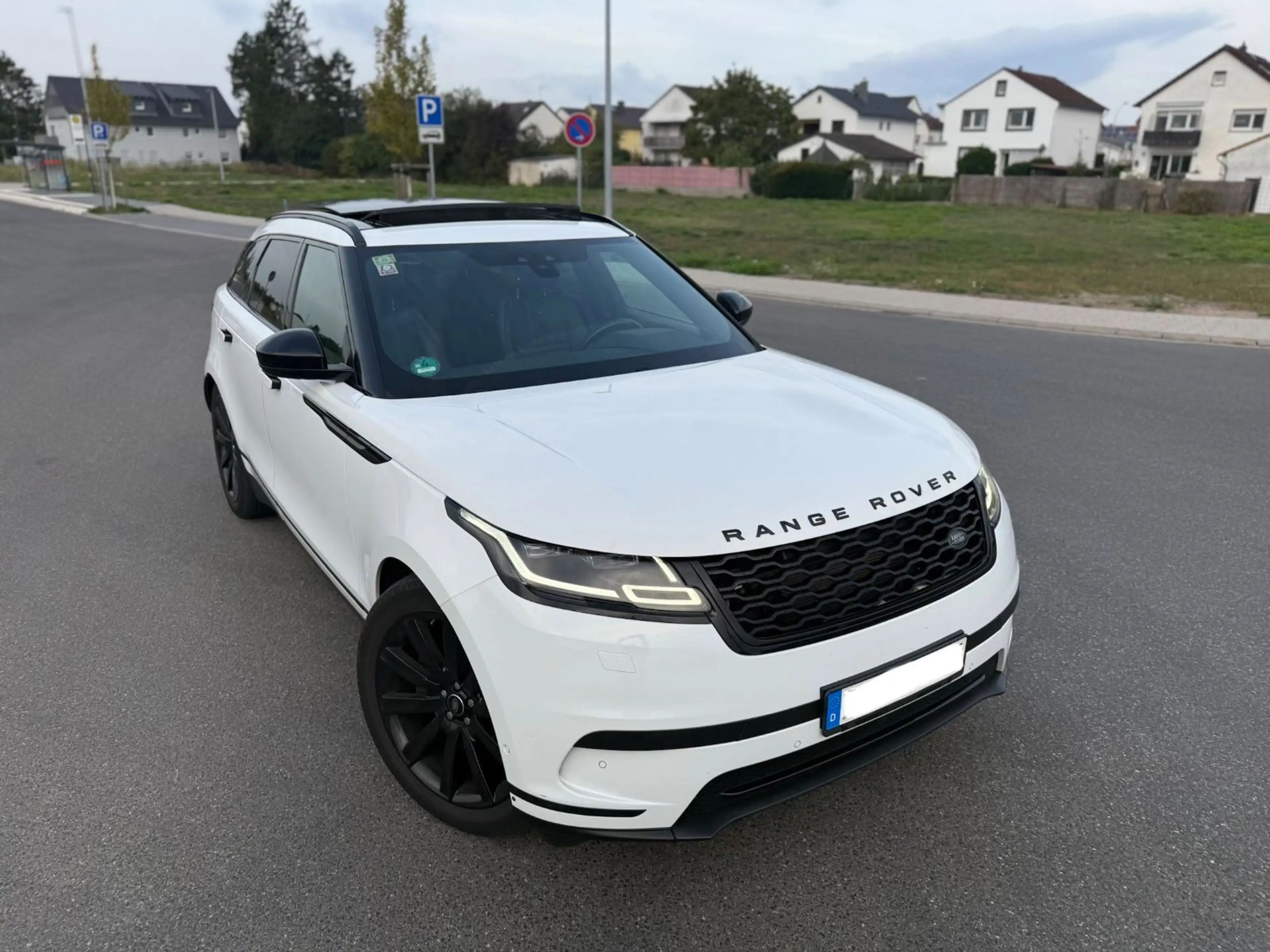 Land Rover Range Rover Velar SE / Design Paket Black ! — photo 2